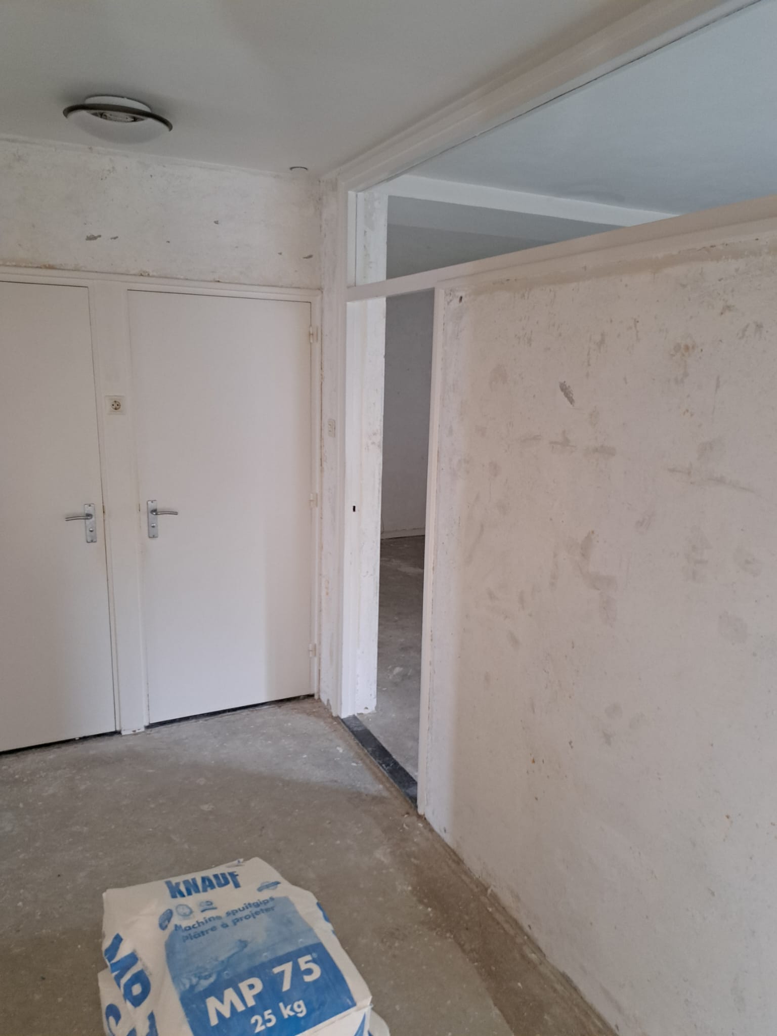 Stukadoor-Maastricht-Via-Regia-oude-muren-renovatie