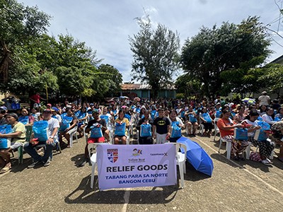 group image with the benefeciaries of donation drive