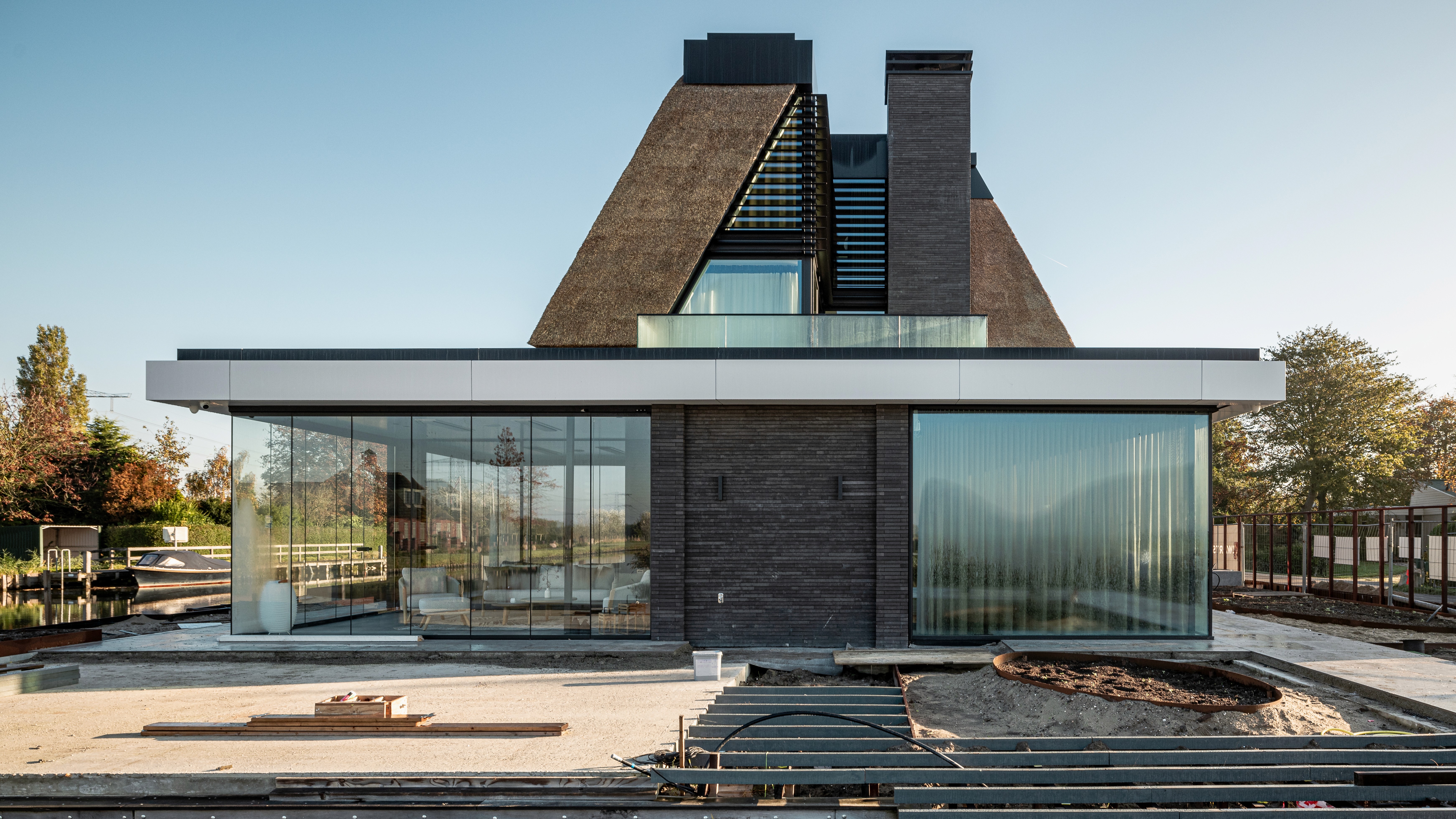 Here comes the alt text