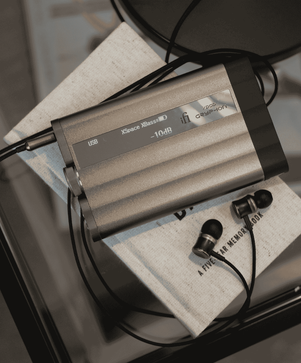 iFi Audio xDSD Gryphon - lifestyle 2 - LE STUDIO HIFI