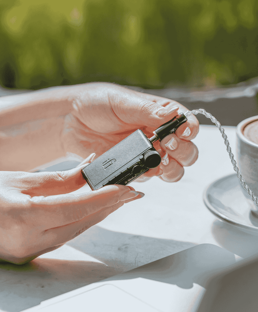 iFi Audio Go blue AIR - Lifestyle - LE STUDIO HIFI