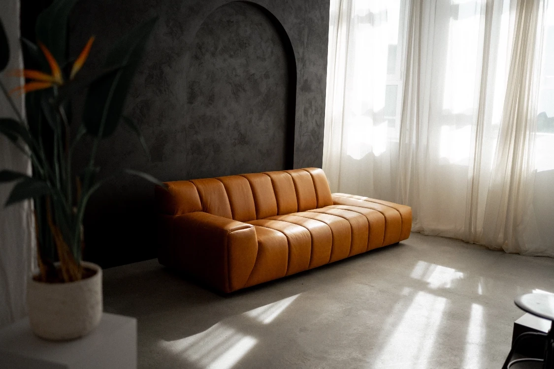 Luxurious boudoir photography in Solothurn, Switzerland by Ramona Fotografie.