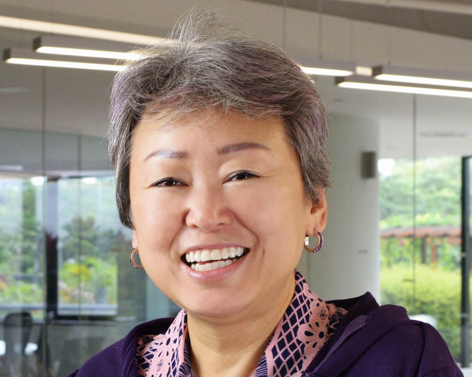 woman on focus photography