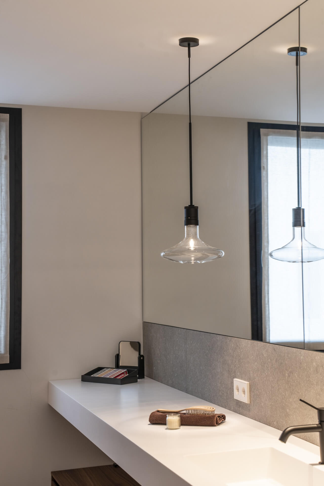 Foto di lampada a sospensione di Viabizzuno - Nearlight studio agenzia fotografica