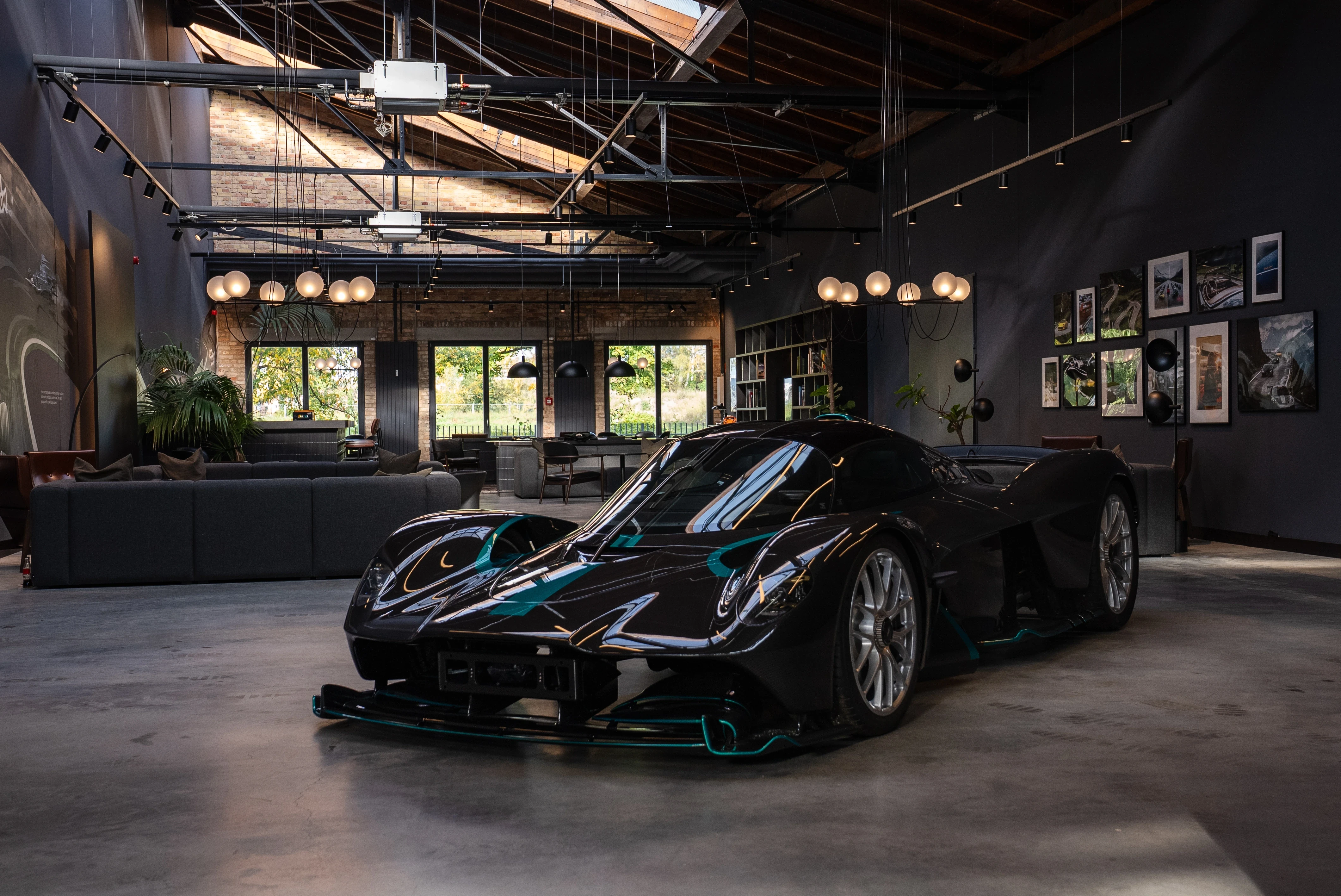 Aston Martin Valkyrie – Versicherung für Hypercars