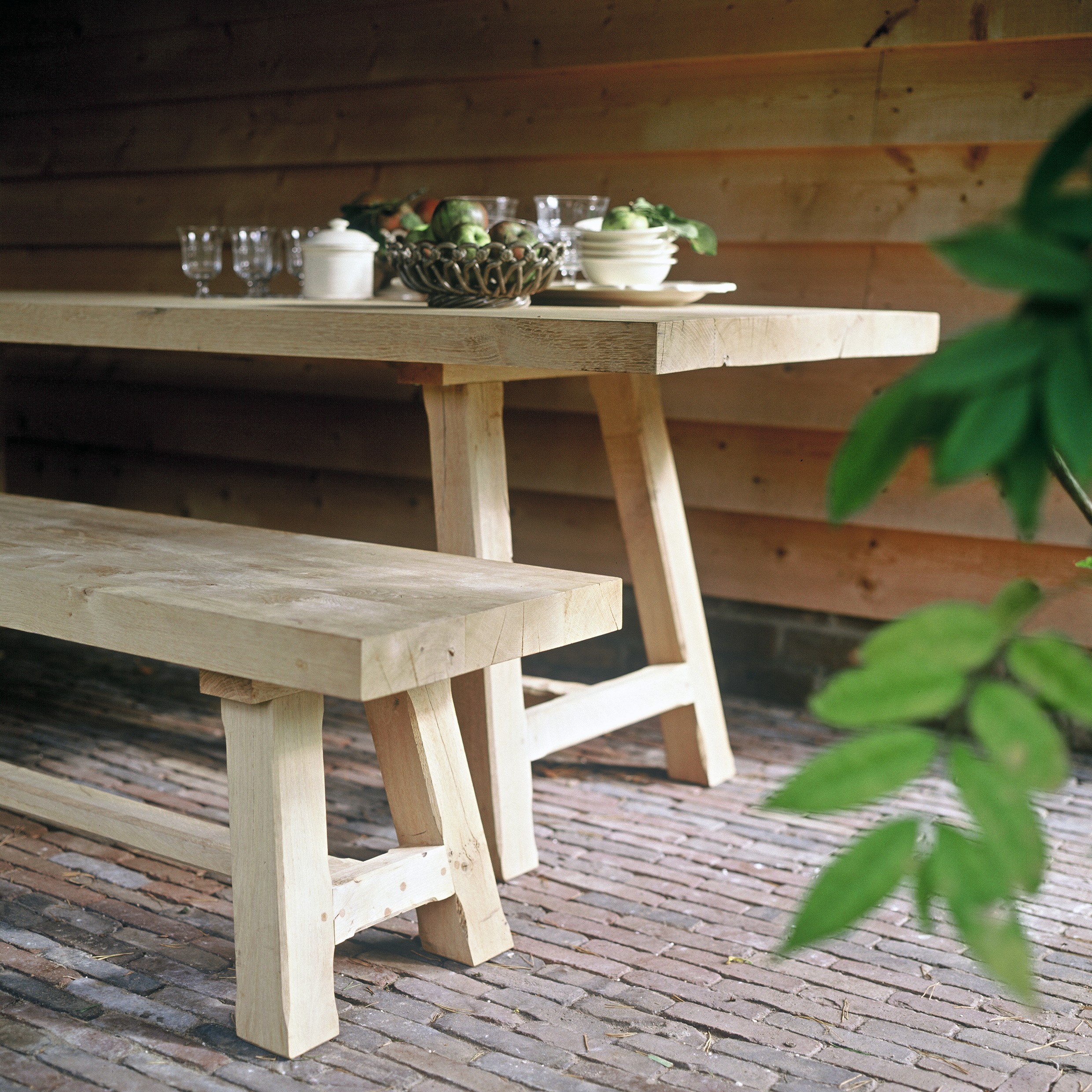 Country Table by Out-Standing
