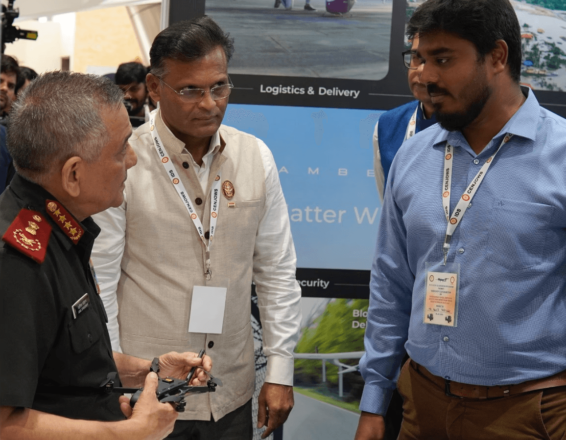 Concetrated triathlete grayscale