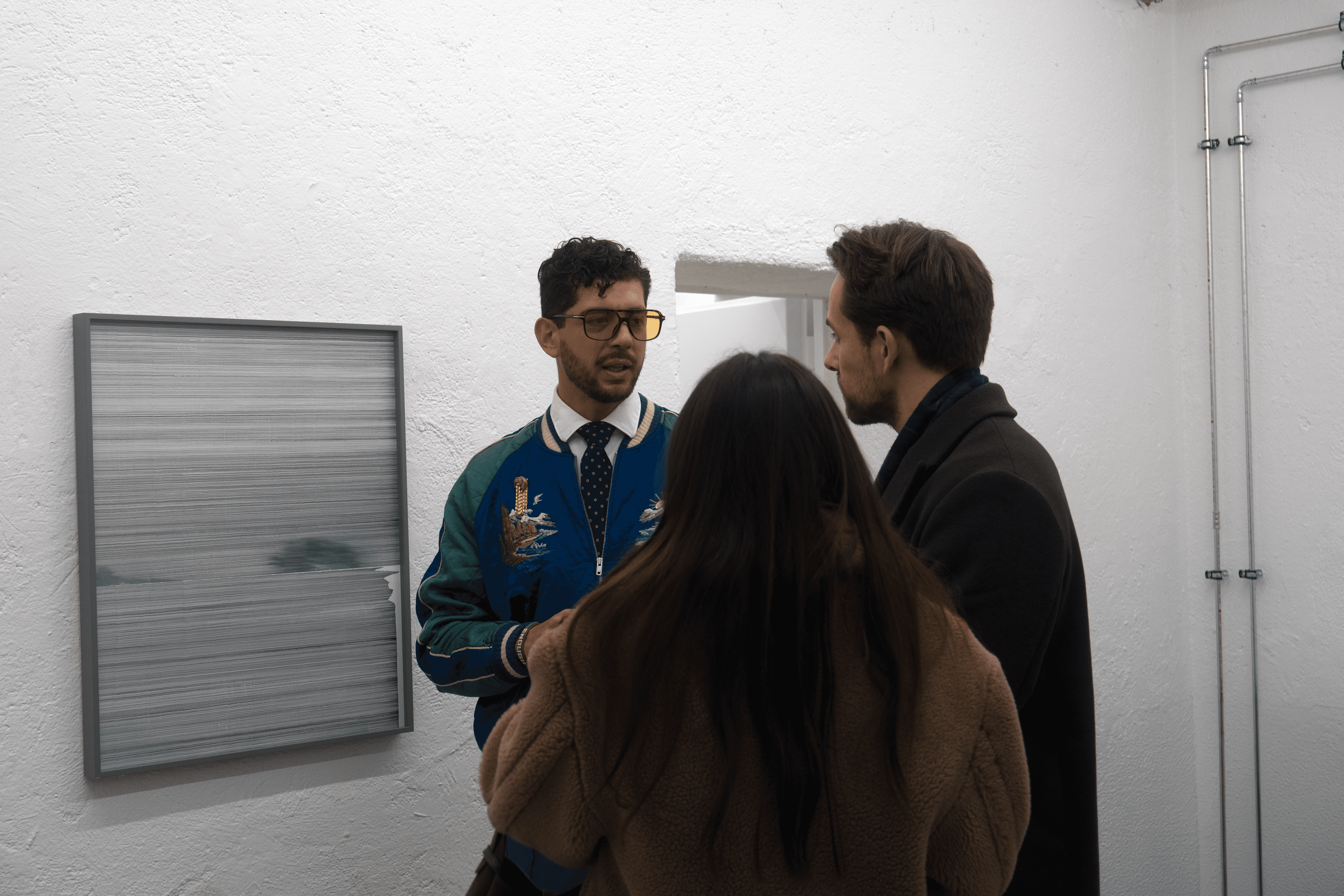 Entrepreneurs engaging in a lively discussion during a Bizz Buzz networking event.