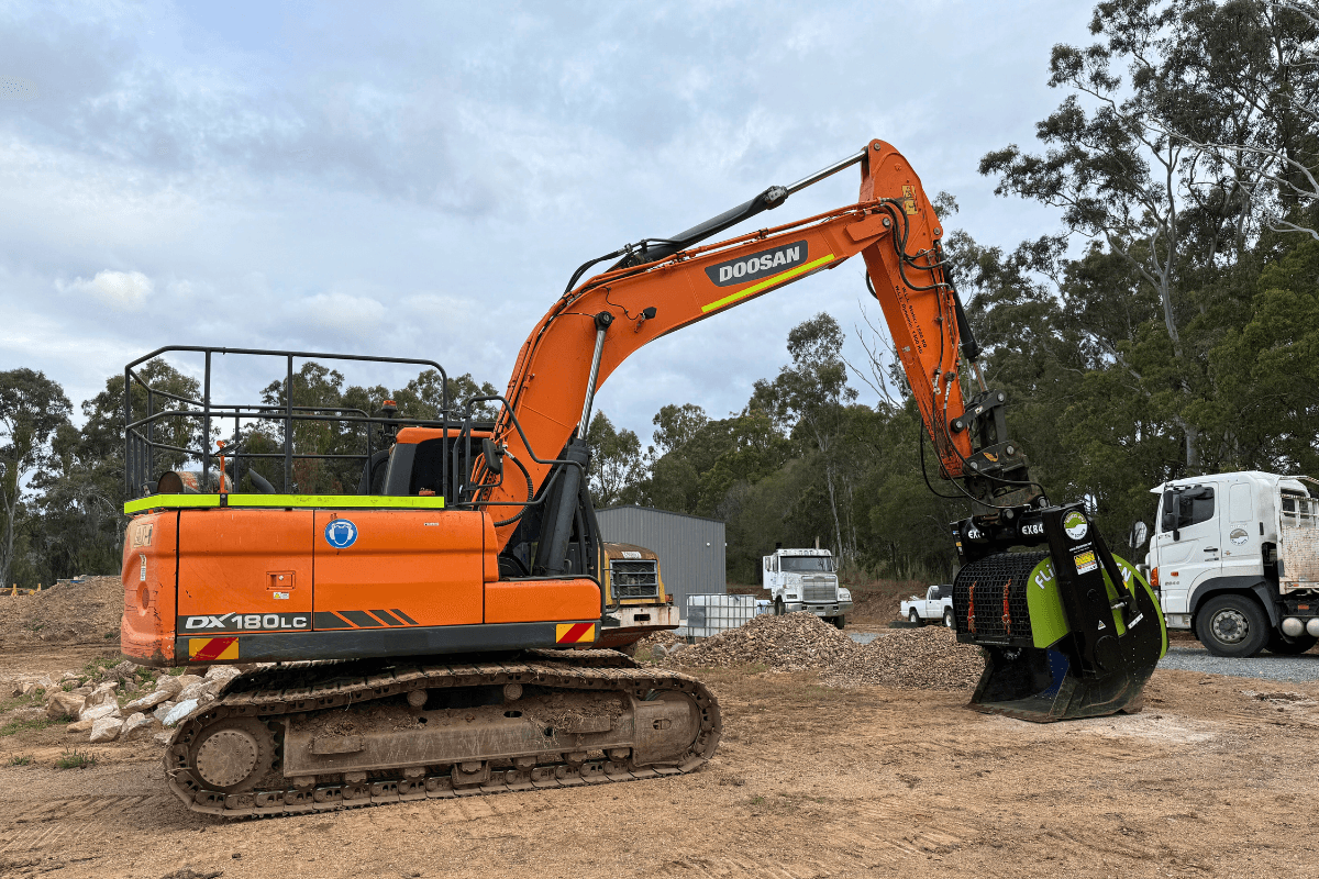 FlipScreen attachment on a Doosan Excavator