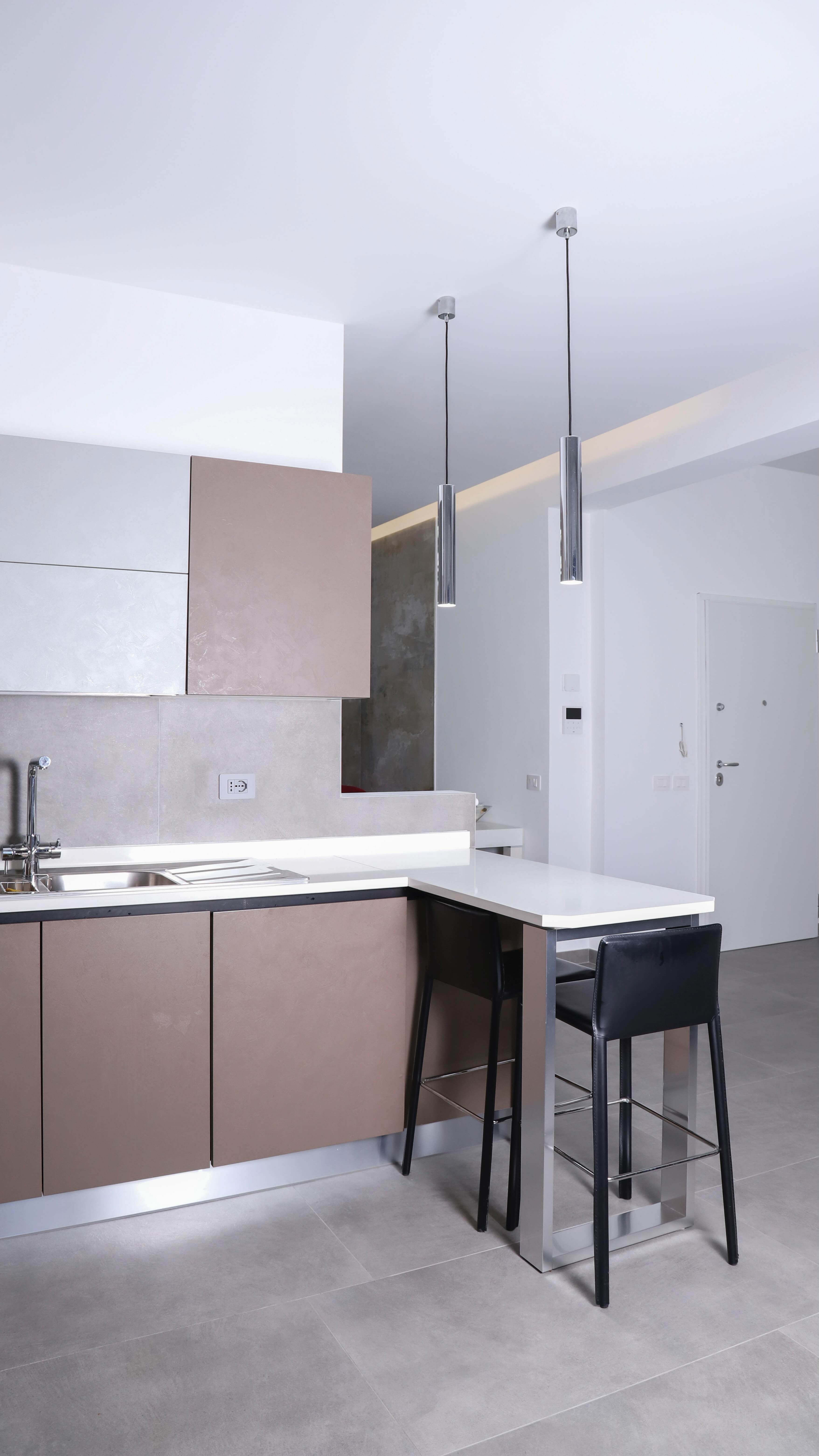 cucina essenziale di design moderno
