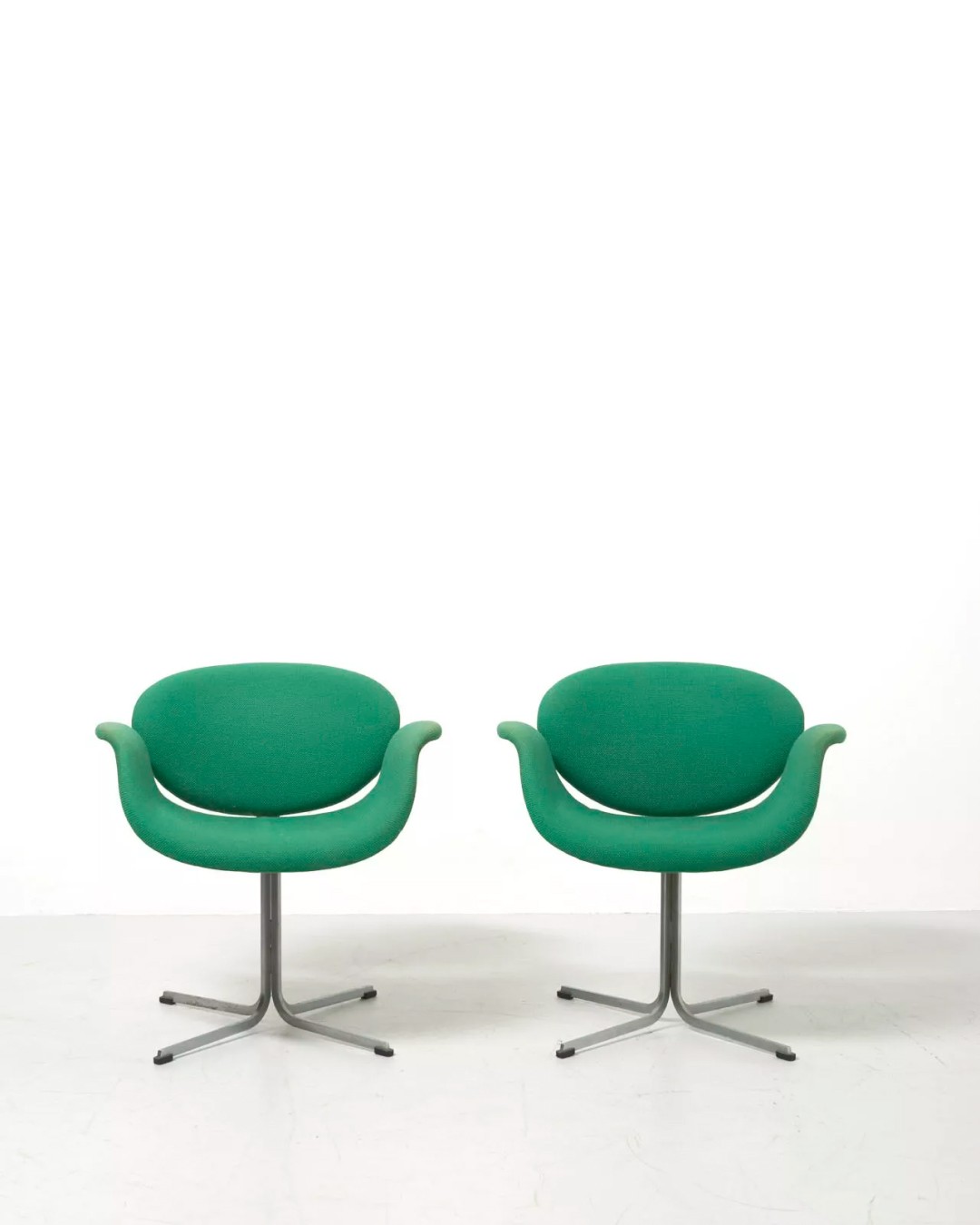 Little Tulip Chair by Pierre Paulin