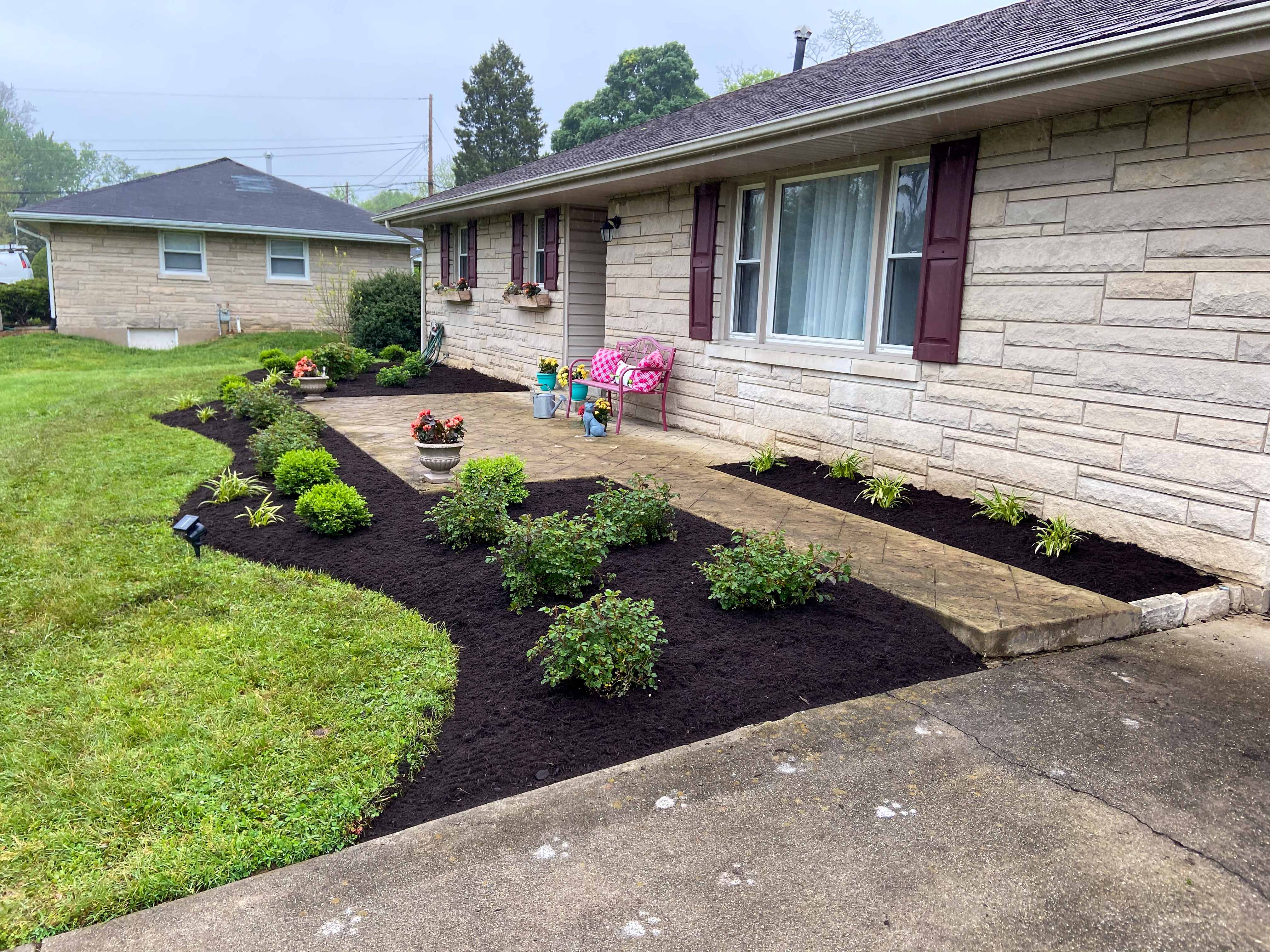 side view of landscaping in lexington ky