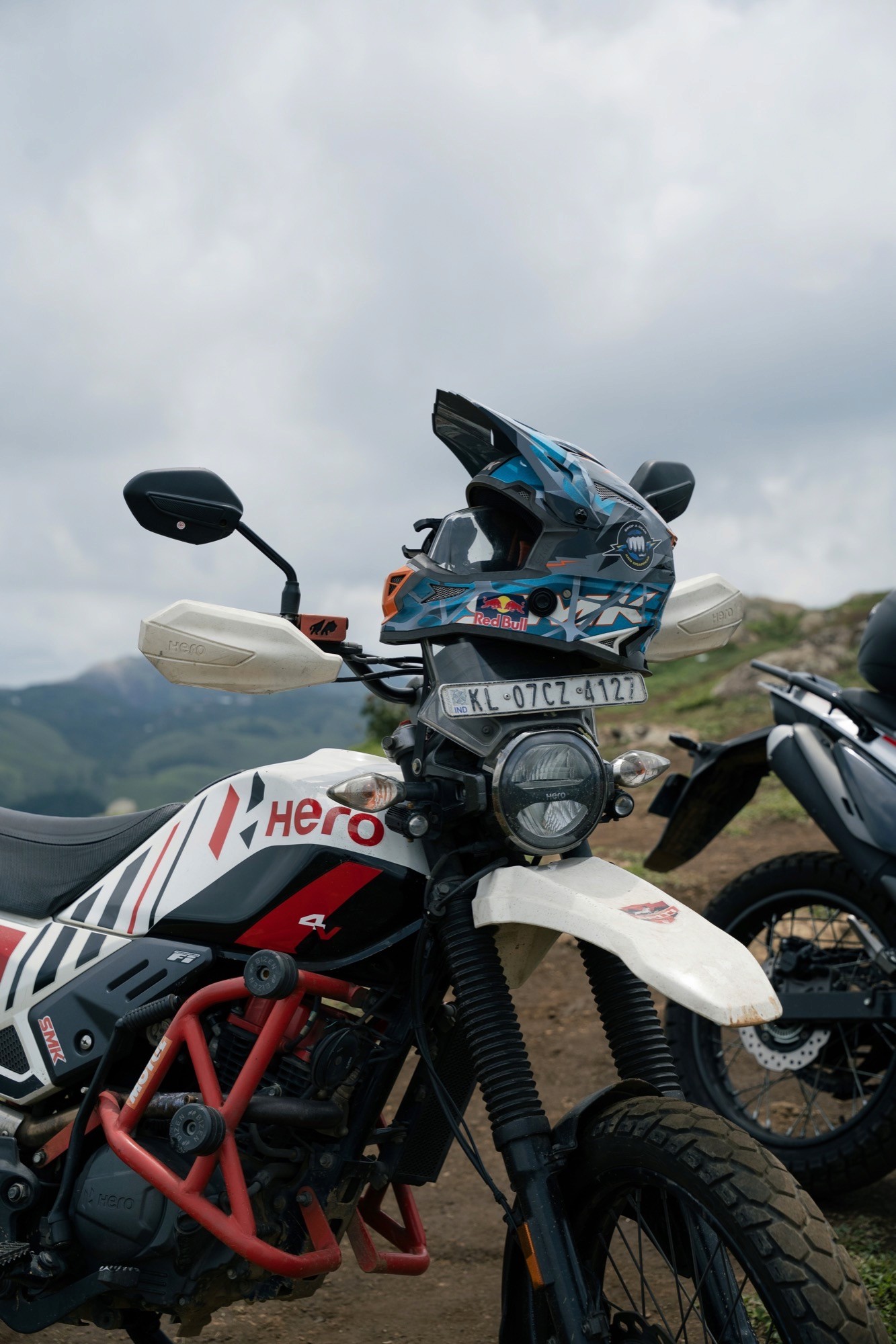 The dirt bike waiting on the track