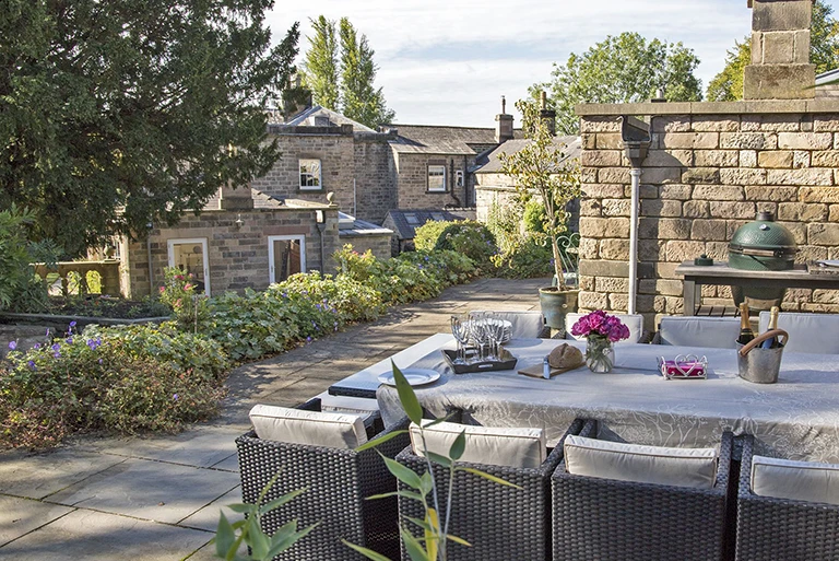 Hartingtons Heritage Tours hotel, Darley House, Garden
