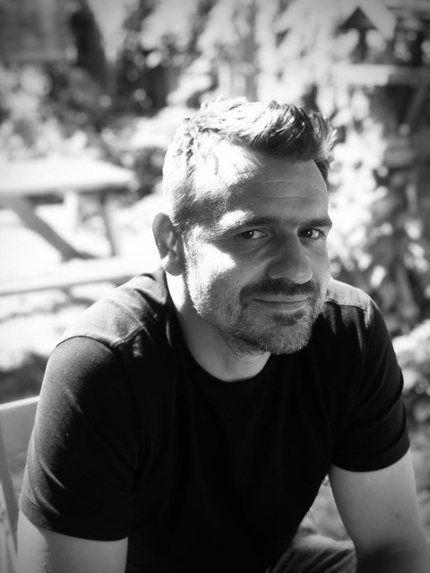 women's brown sleeveless shirt