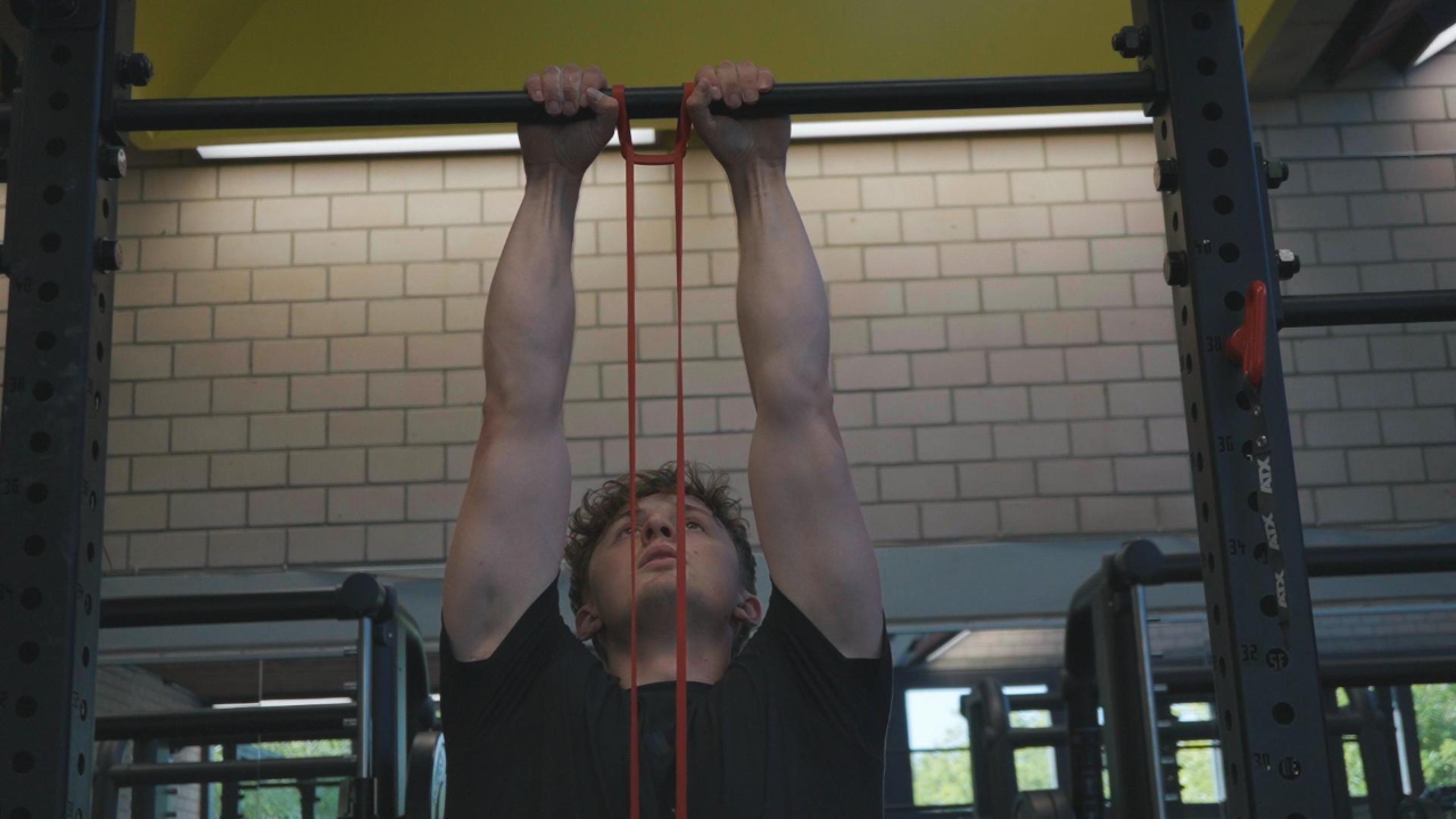 Assisted Close Grip Pull Up
