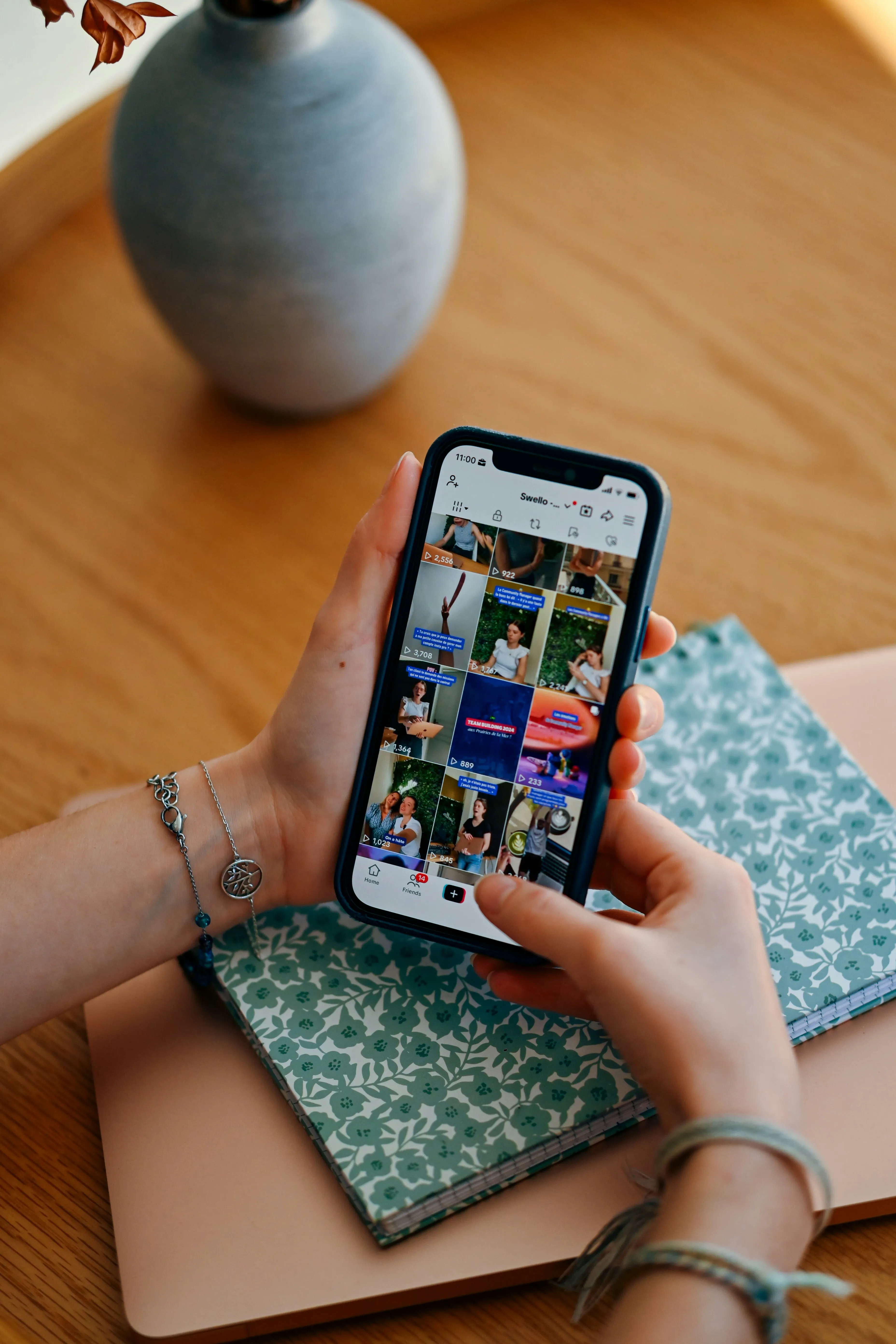 how algorithms work, internet algorithms explained, social media algorithms, how algorithms decide trends, why things go viral, algorithm driven culture, internet trends explained, viral content algorithm, how social media decides what you see, engagement based algorithms, search engine algorithms explained, algorithmic feeds, why everyone talks about same thing online, algorithmic bubbles, echo chambers internet, tiktok algorithm explained, youtube algorithm explained, instagram algorithm explained, x twitter algorithm, how algorithms shape culture, digital attention economy, internet attention economy, algorithms and virality, how trends are created online