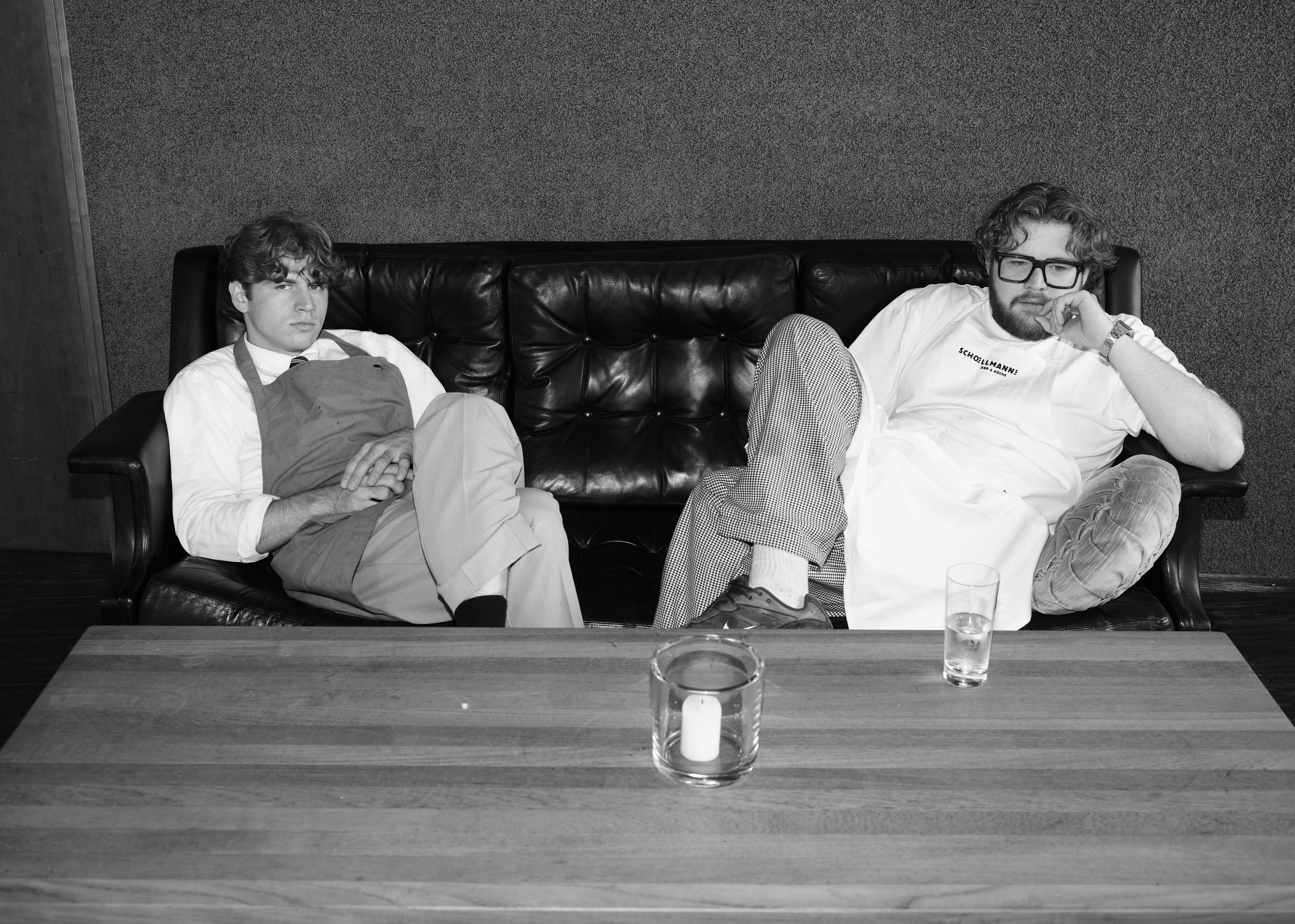 Teammitglieder im Schöllmanns in Offenburg im Gespräch