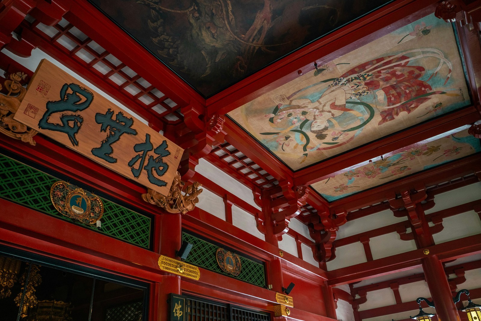 Traditional Chinese temple architecture, on an article about the China visa process for Alabama