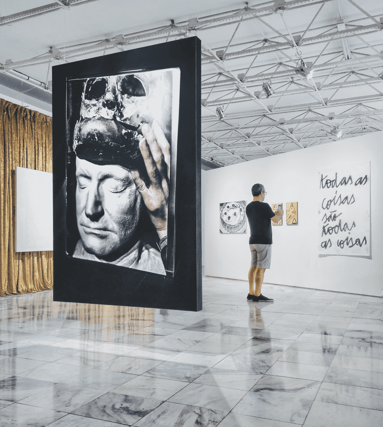 art gallery visitors