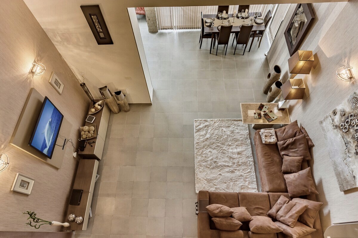 White Whale Photo 21