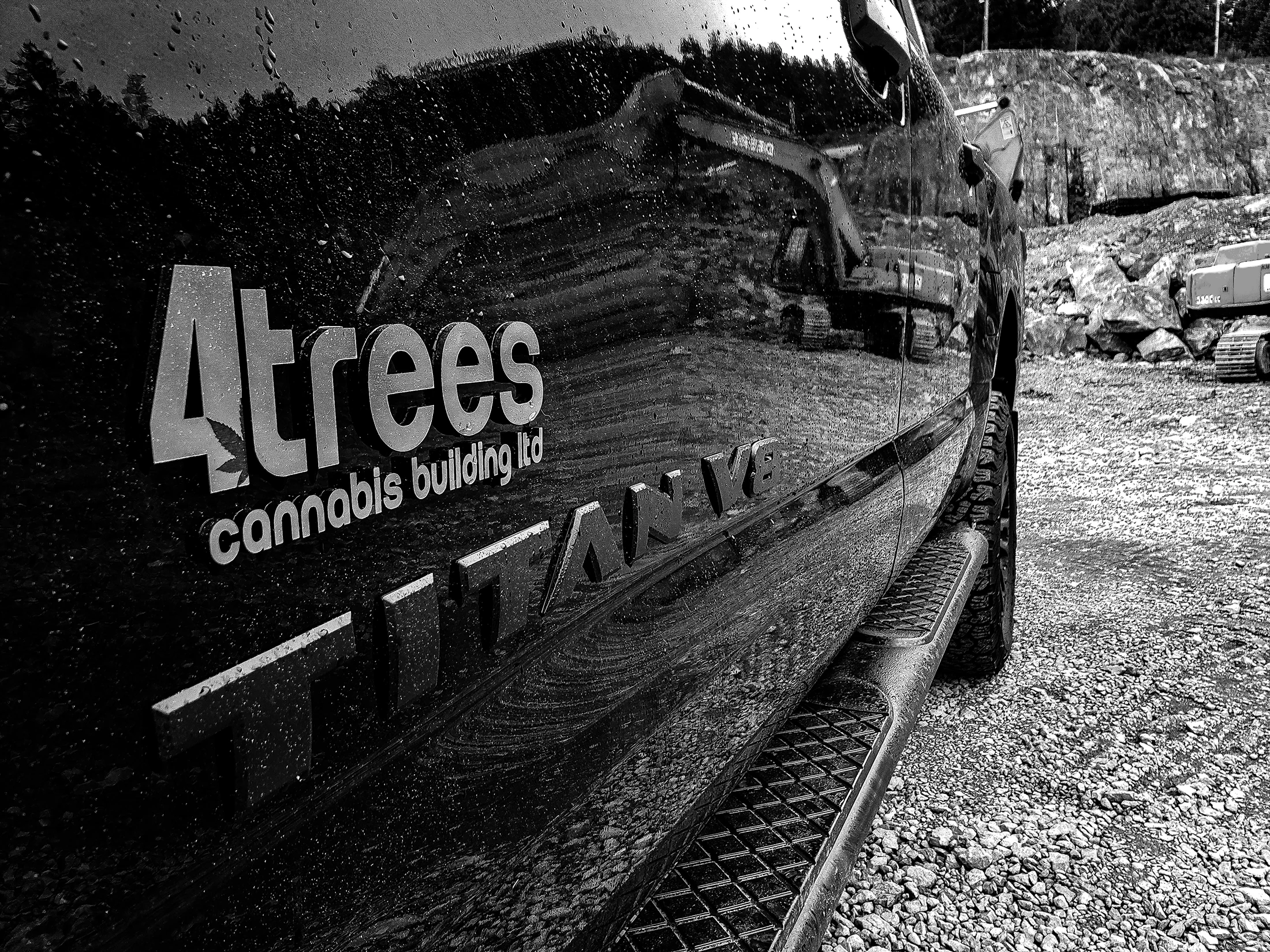 4trees Cannabis Building truck on site