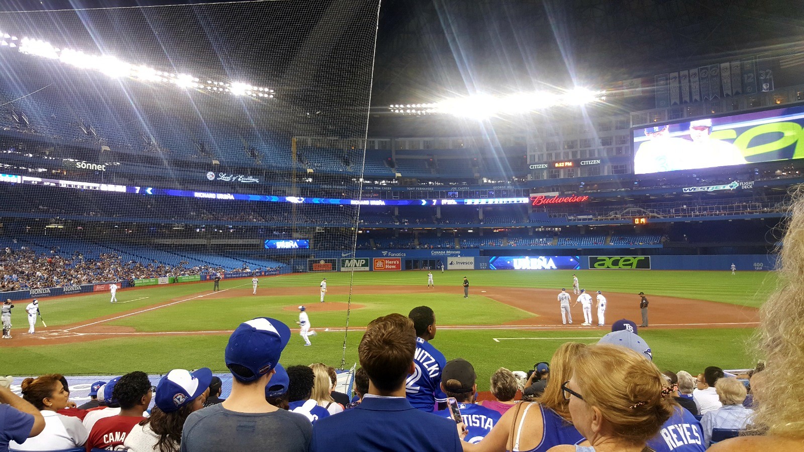 Étudiant participant à une activité scolaire au Canada, découverte pratique et immersion