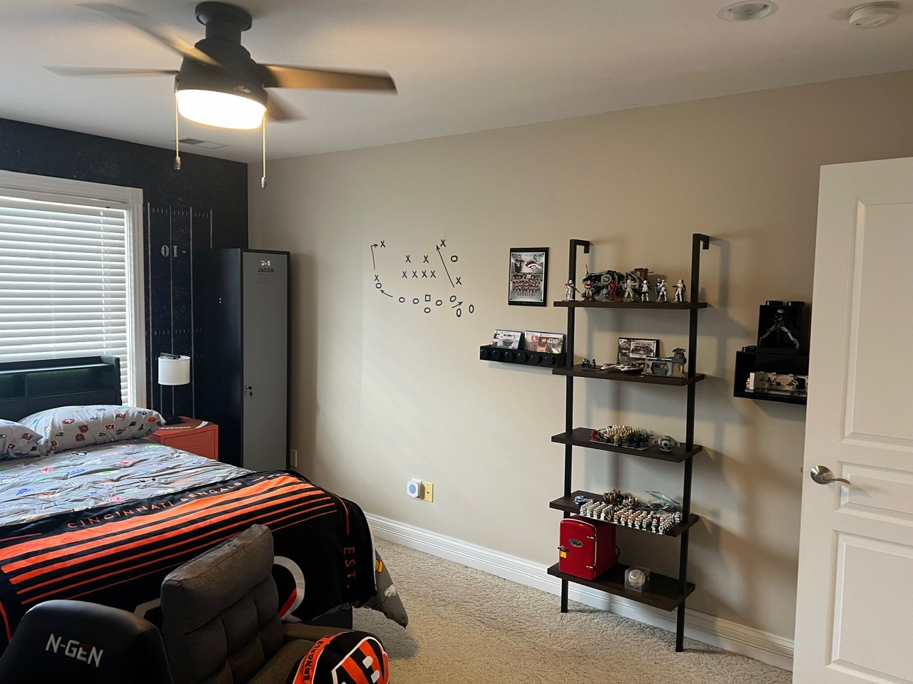 shelf in a kids bedroom