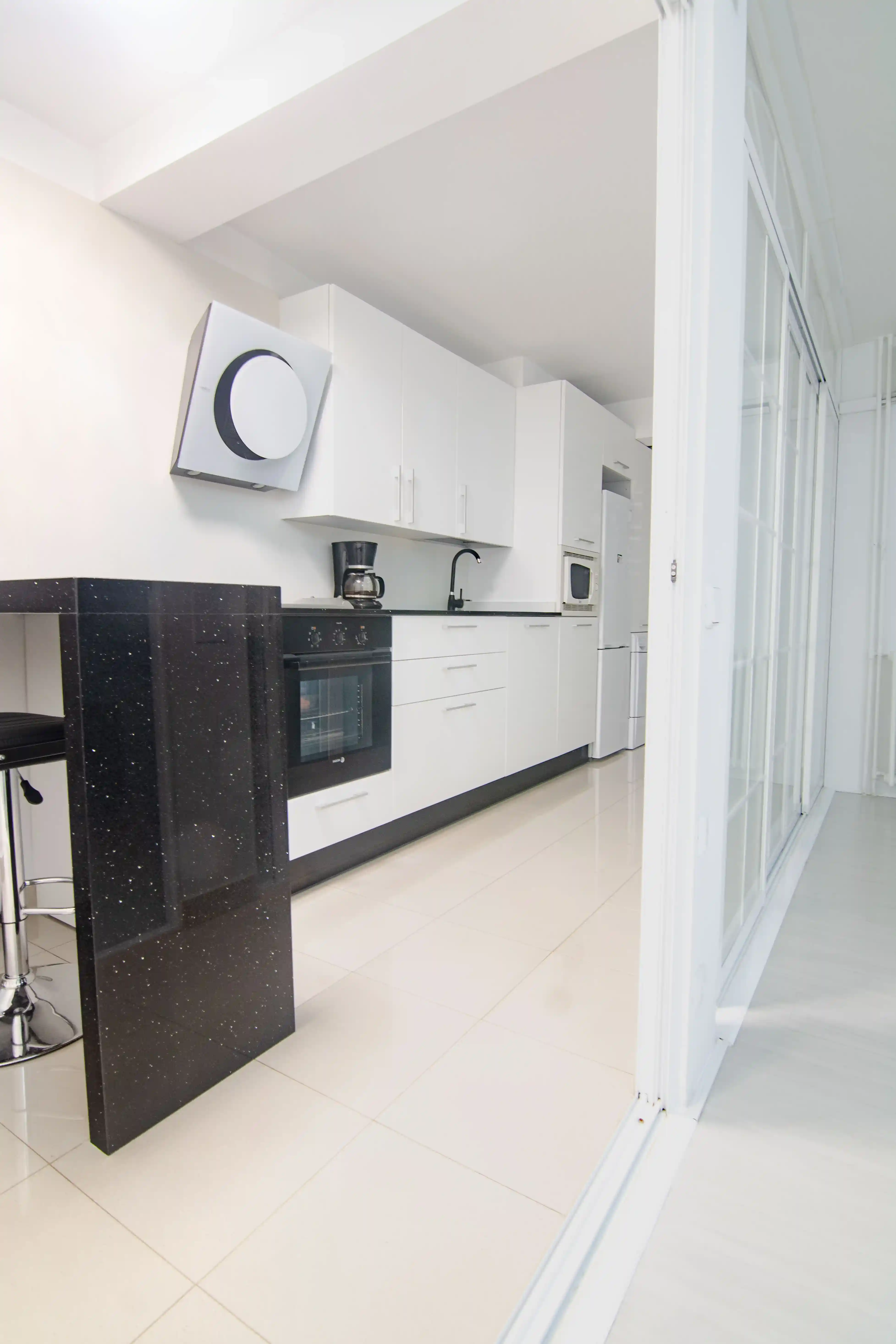 Cocina-del-piso-en-calle-andorra-canillas