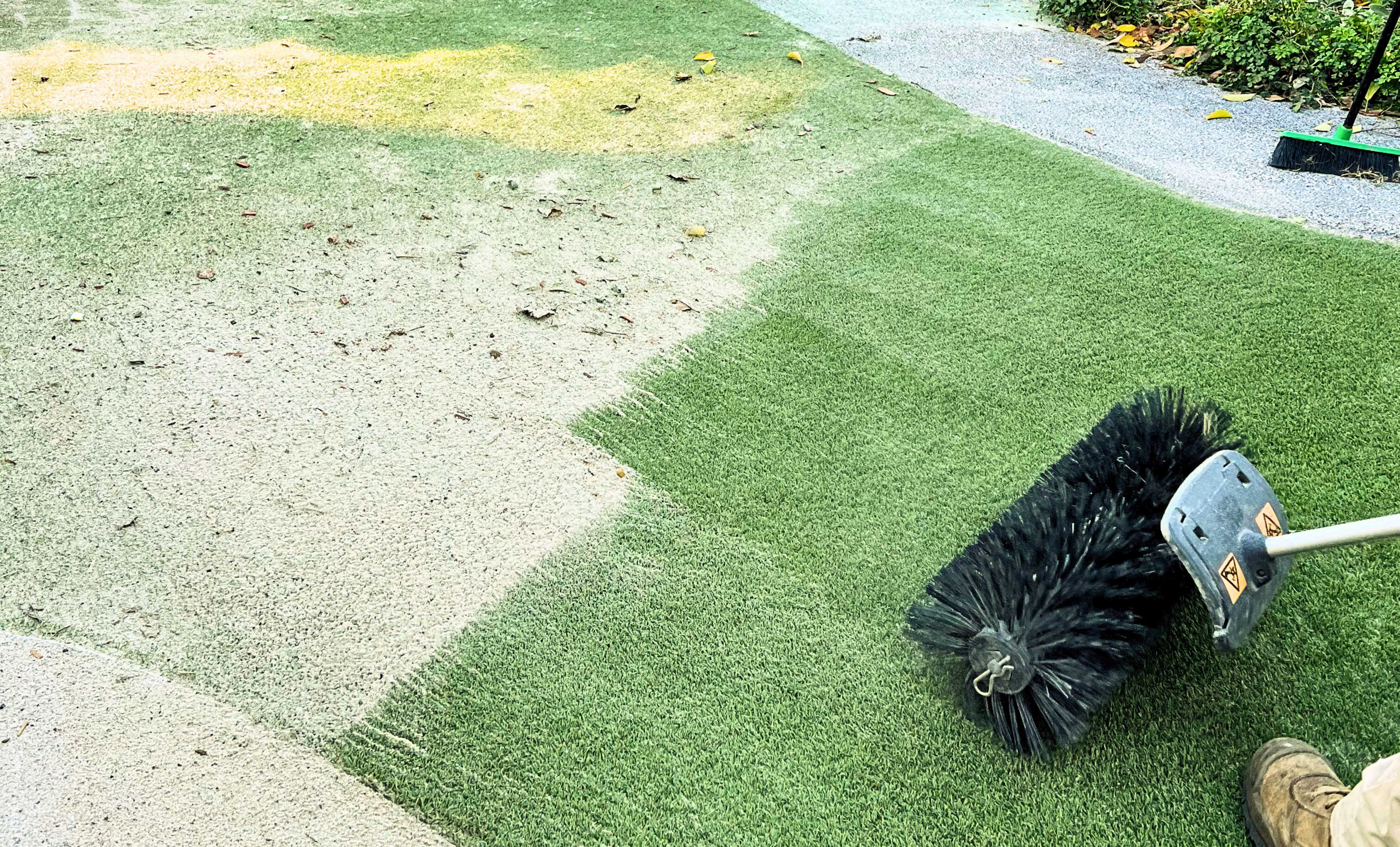 powerbrooming fake grass