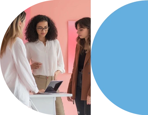 chicas conversando negocios