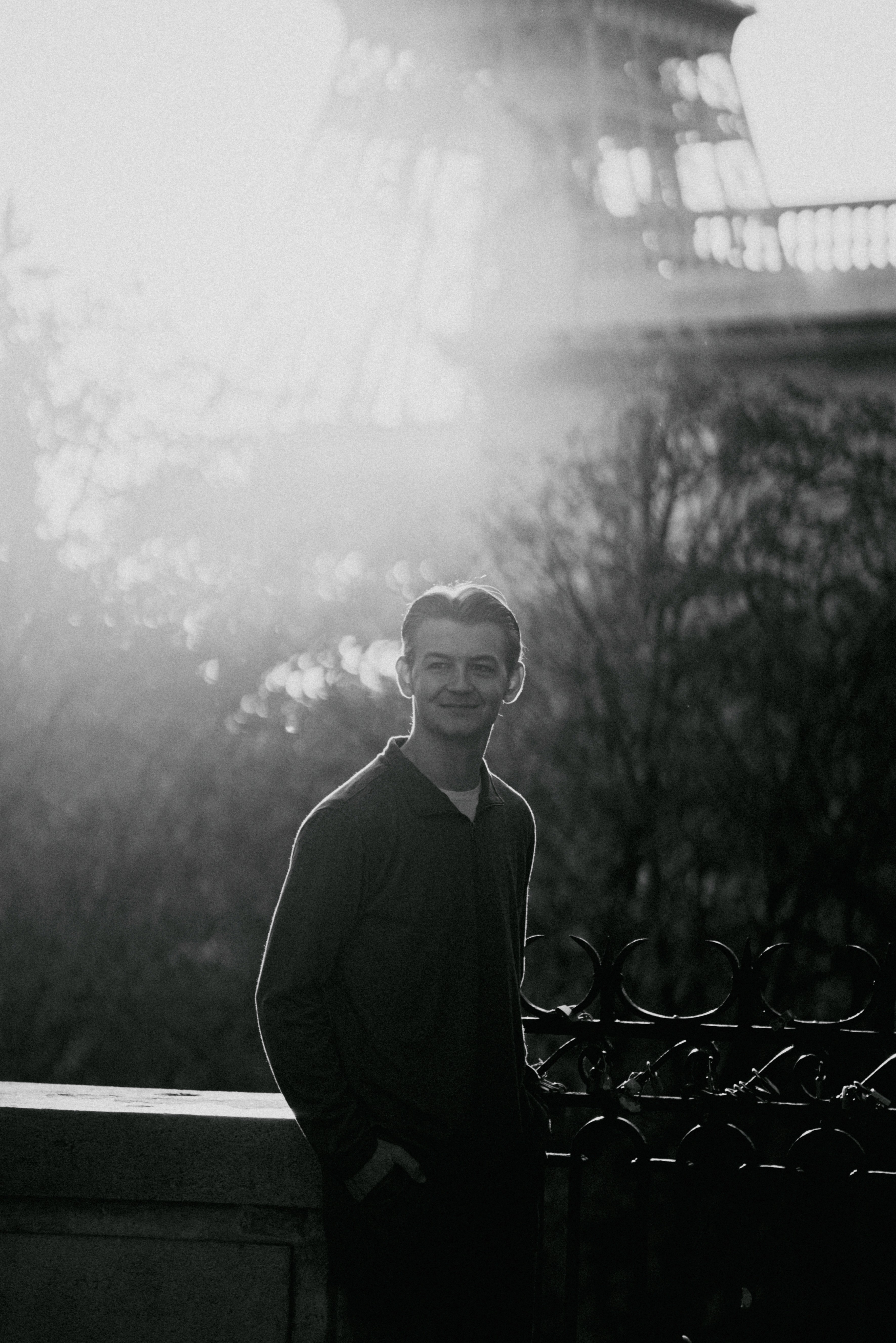 Paris Photographer - LeParisPro. Weddings, engagements, proposals, lifestyle and fashion photoshoots.