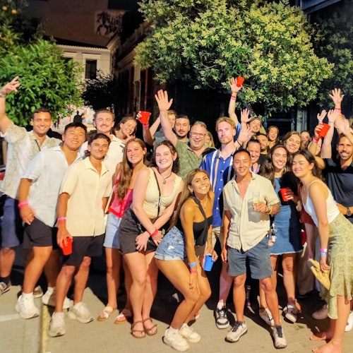 雅典狂歡酒吧巡遊團體合照