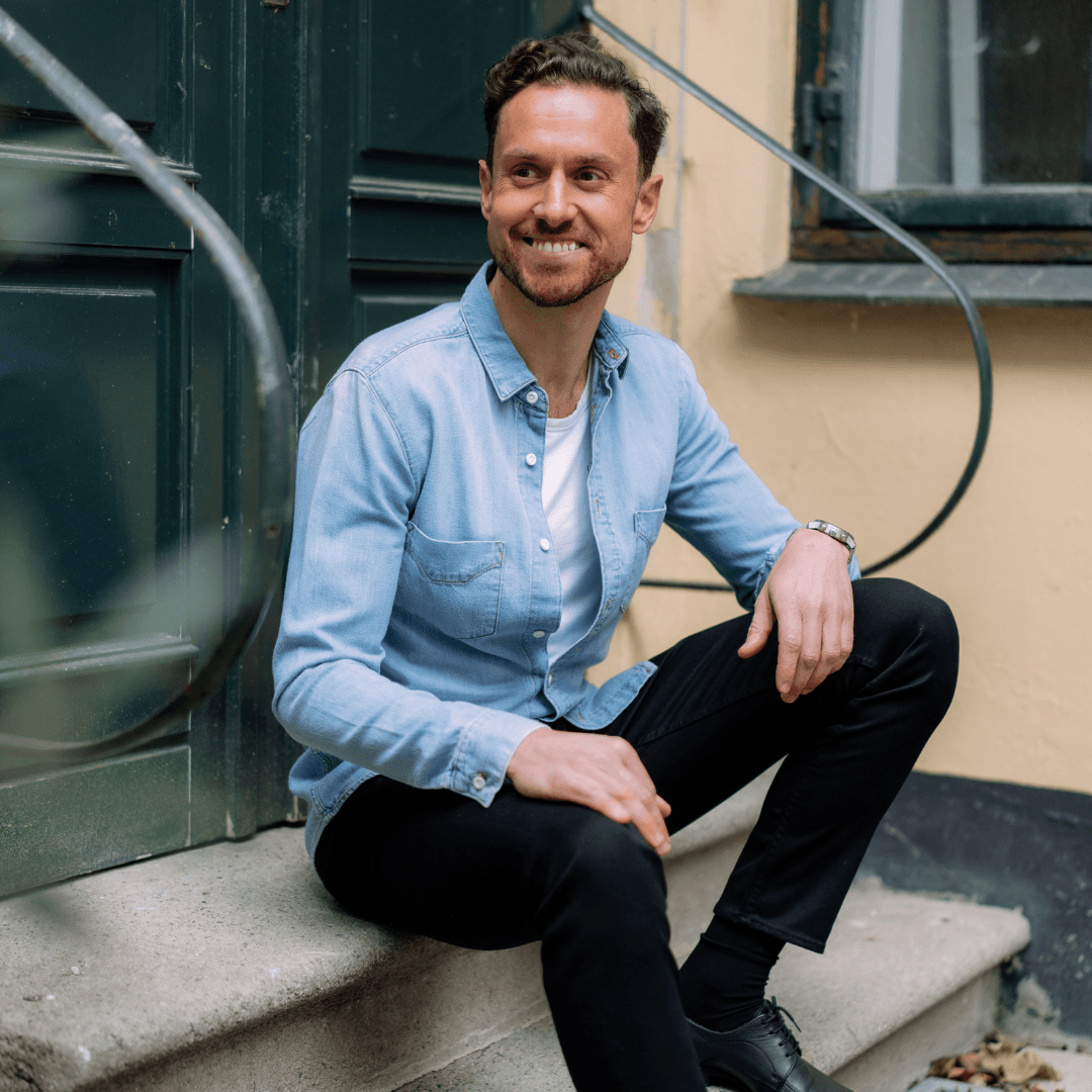 Certified Peak Performance Coach specializing in career growth, mindset transformation, and personal development.