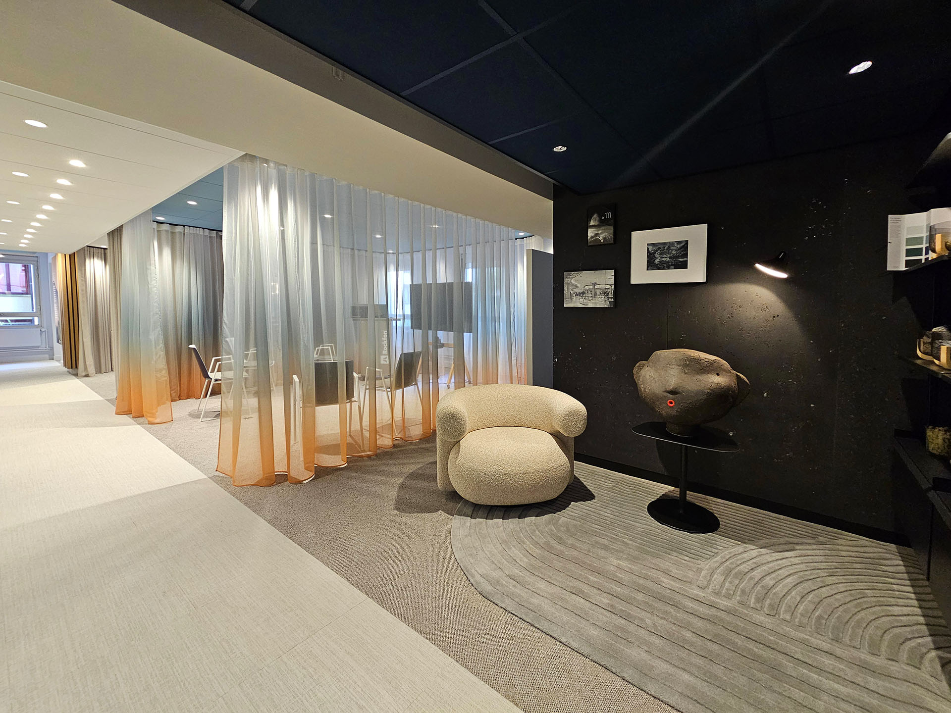 Espace de travail décoré 