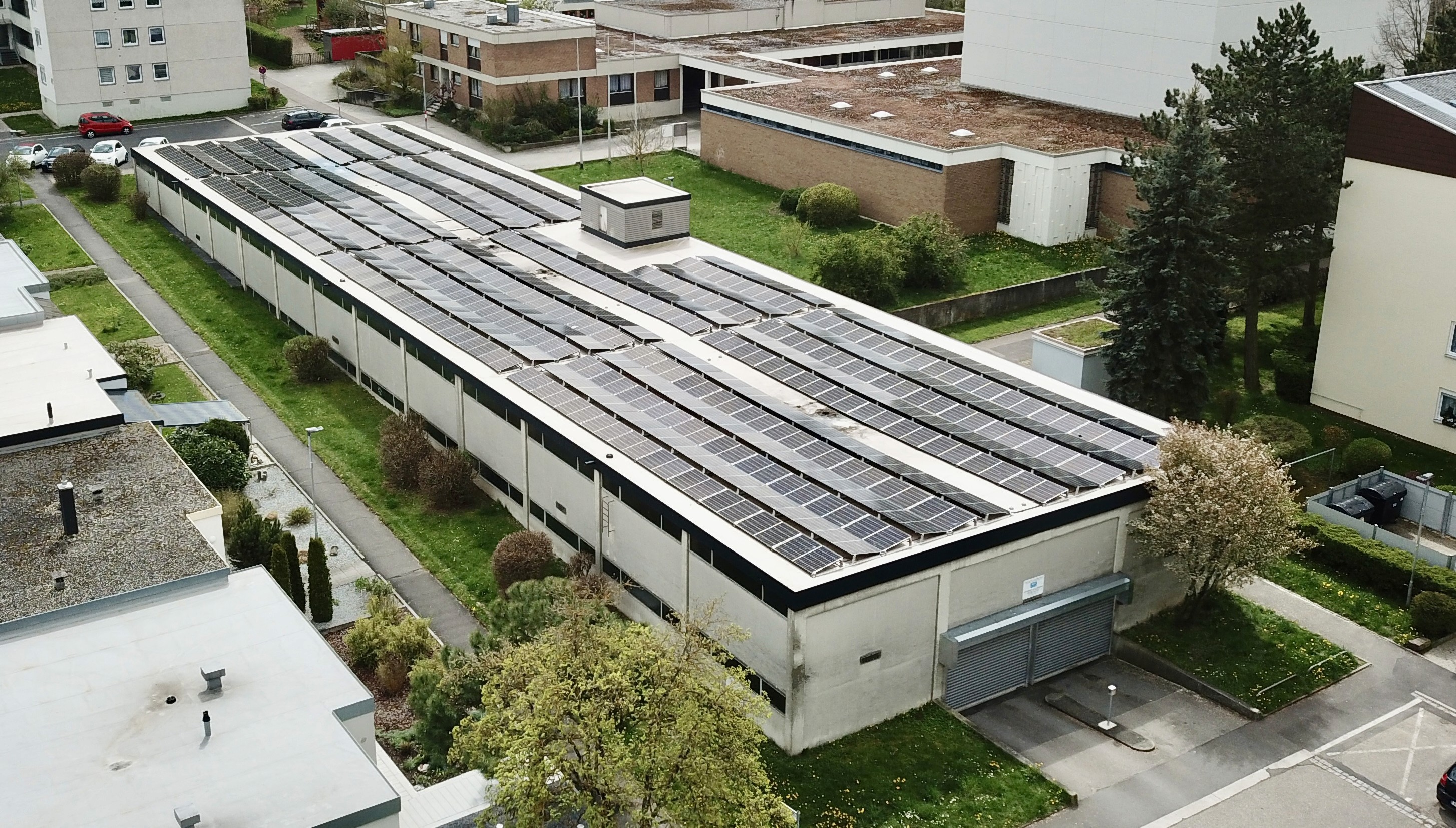 Immergy-Technikum in der Röntgenstraße in Amberg mit Photovoltaikanlage