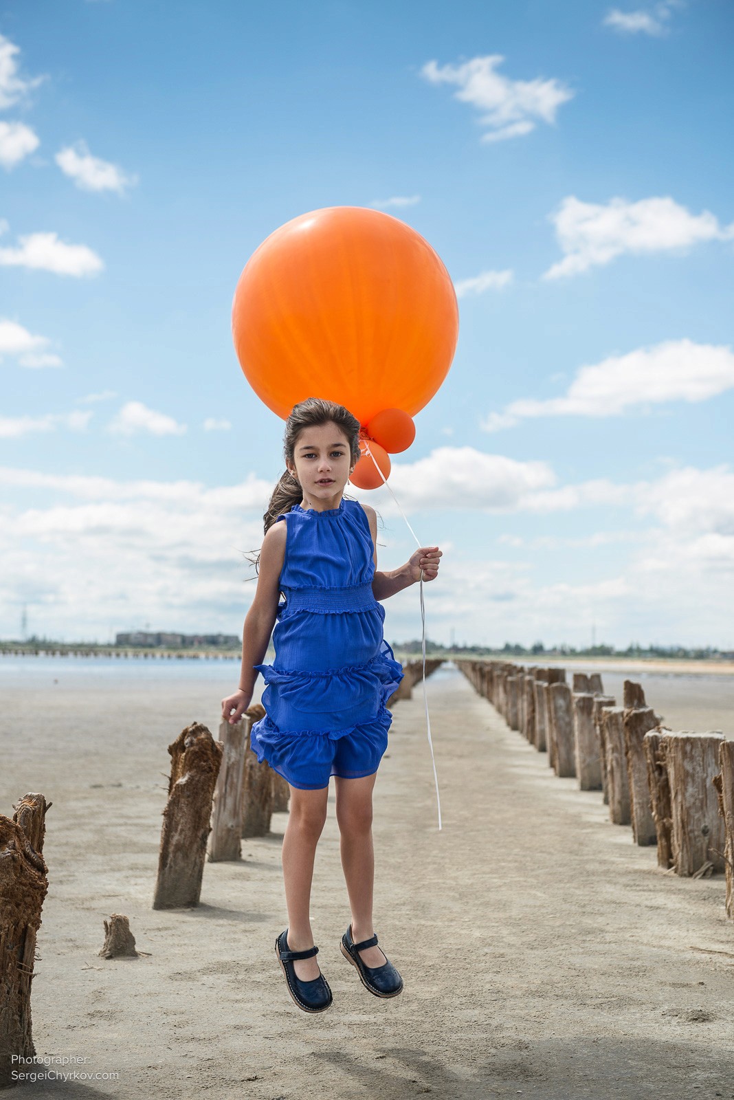 Elly's Ballon Story editorial for Aperture Collective by photographer Sergei Chyrkov