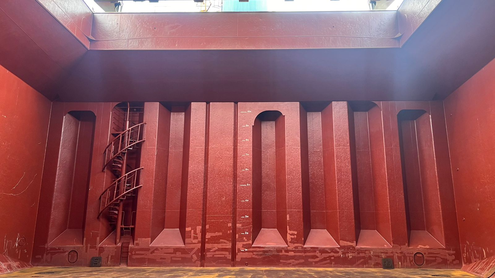 a perfect view of the cargo hold cleaned, perfectly cleaned by seachios team shore gang