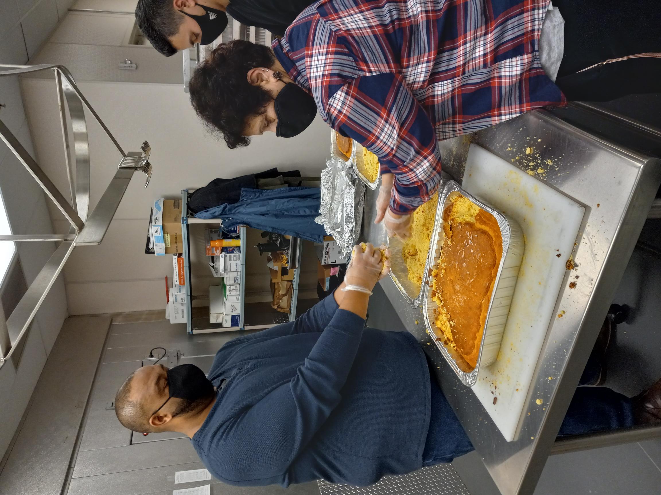 alajawans-table-thanksgiving-dinner-2021-017