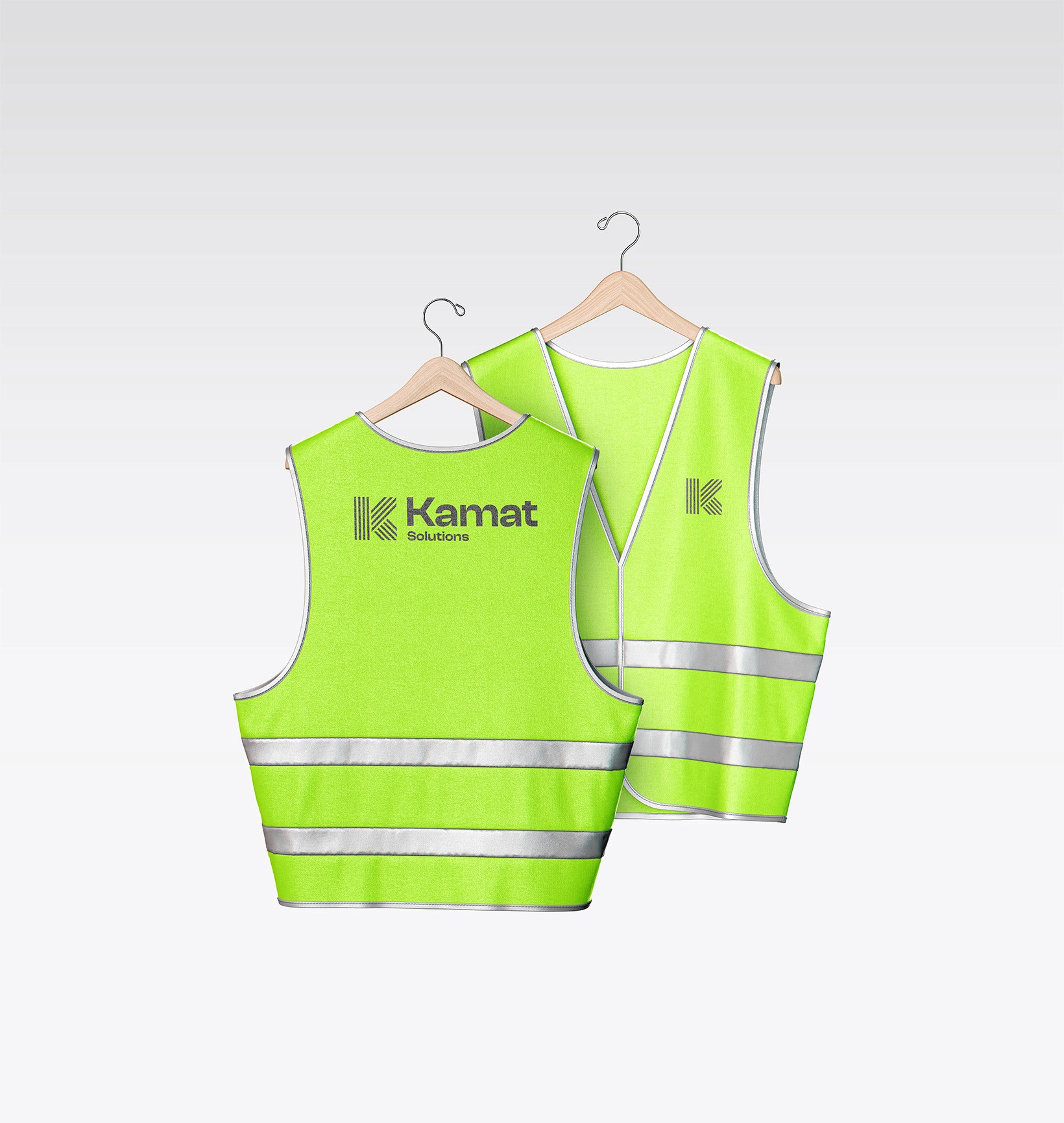 Zdjęcie kamizelek odblaskowych z nadrukowanym logo Kamat Solutions