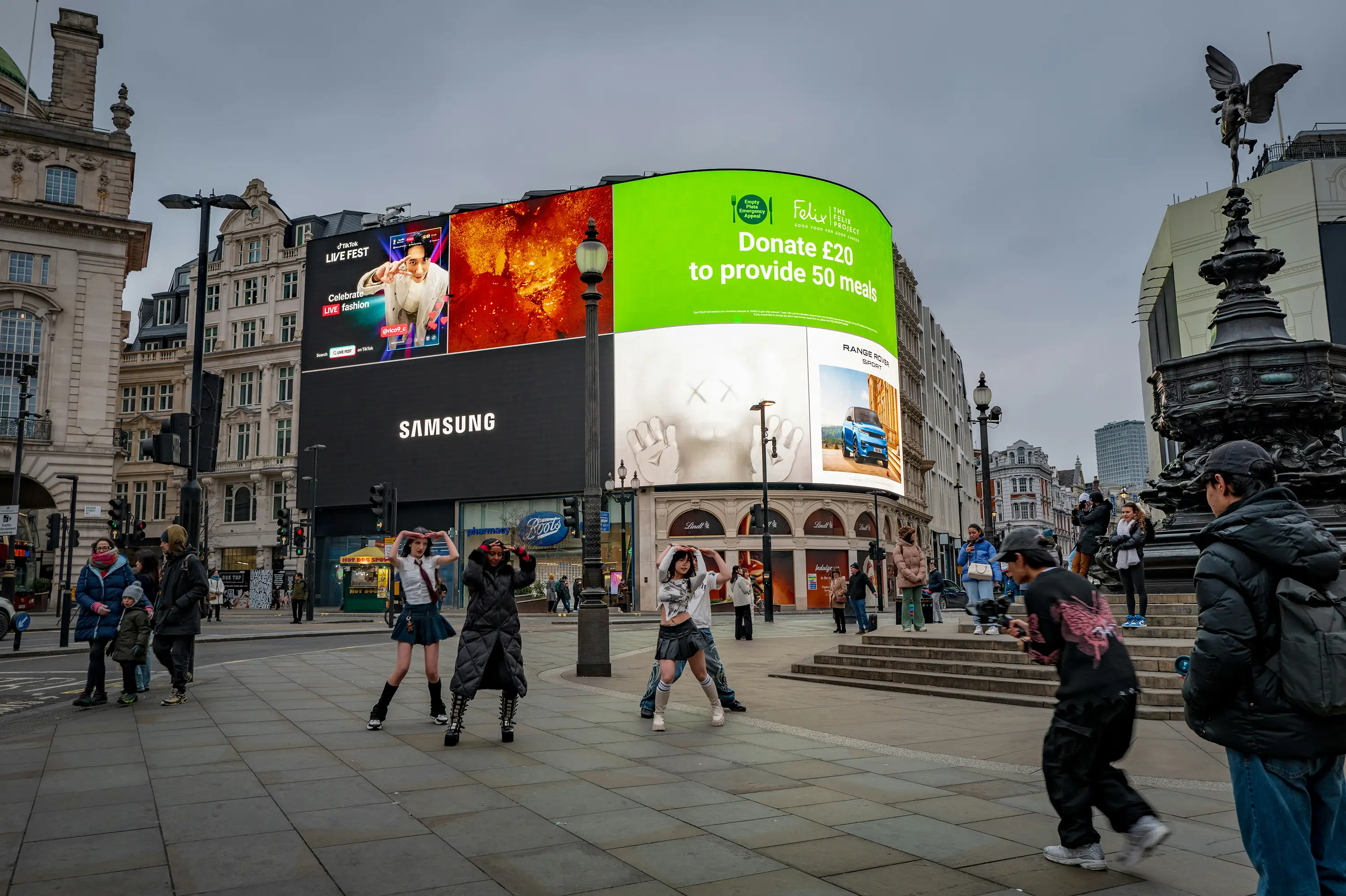 Digital Outdoor at piccadilly circus.webp