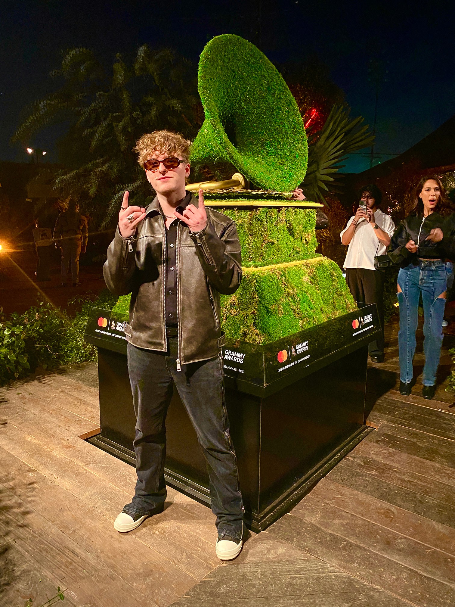 Vancouver producer Dreamr talks Hologram, guitar driven beats, and the last minute intro for Yeat’s “If We Being Real,” plus AI and workflow tips in LA.