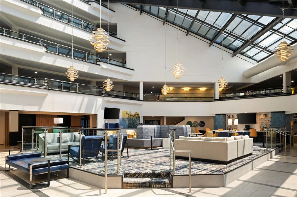 photo of the lobby at the doubletree hotel in midlothian