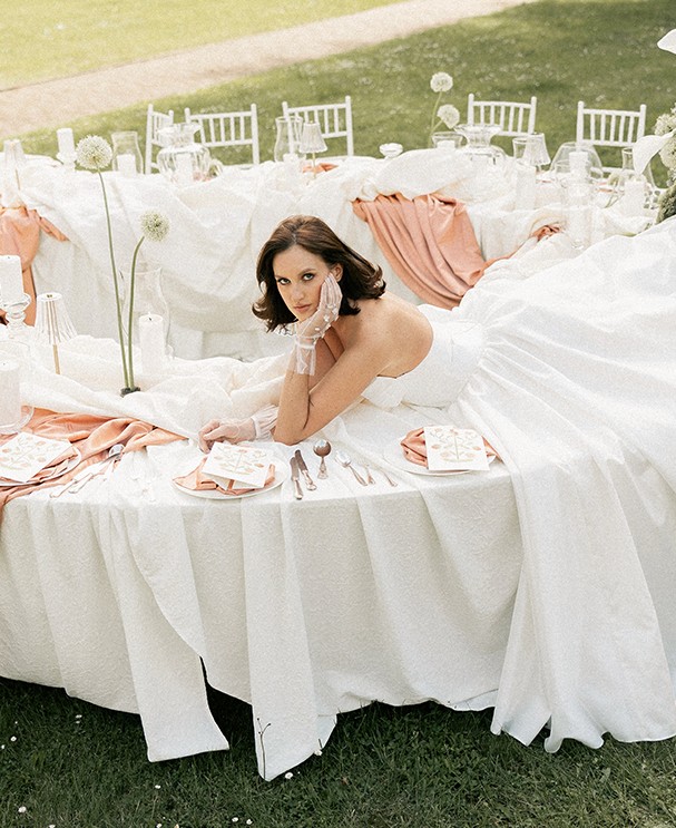 Amelia photographing