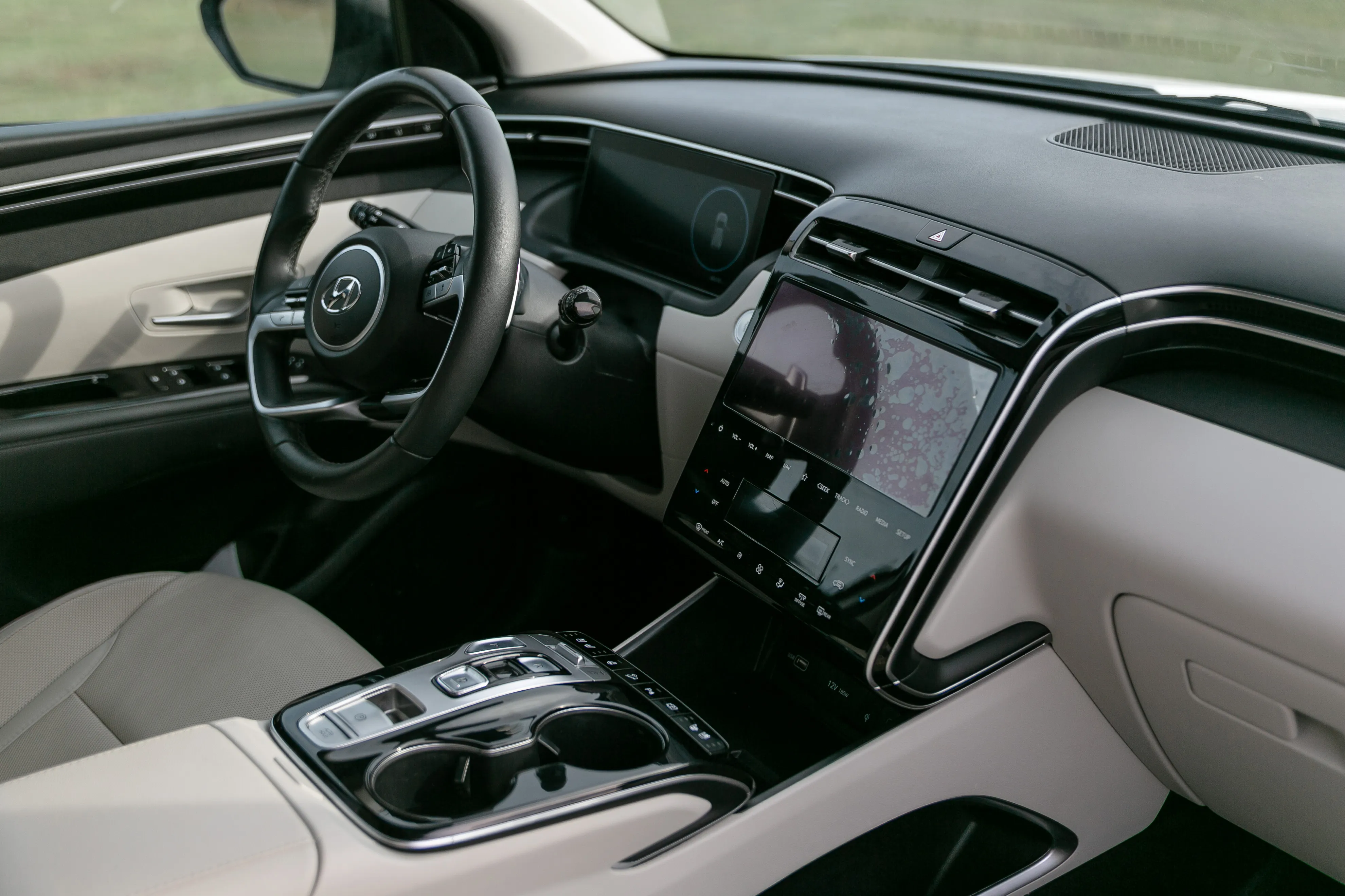 Car Additional Photo 1