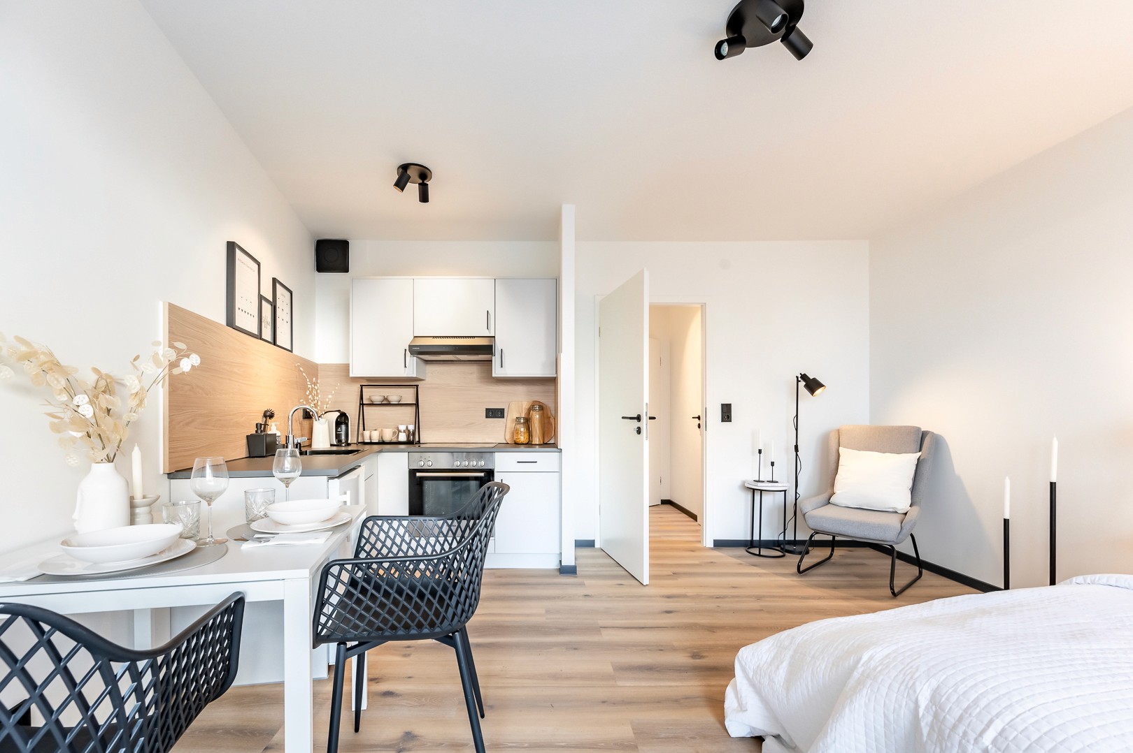 Einfamilienhaus mit Vorgarten in Kiel mit roter Ziegelsteinwand