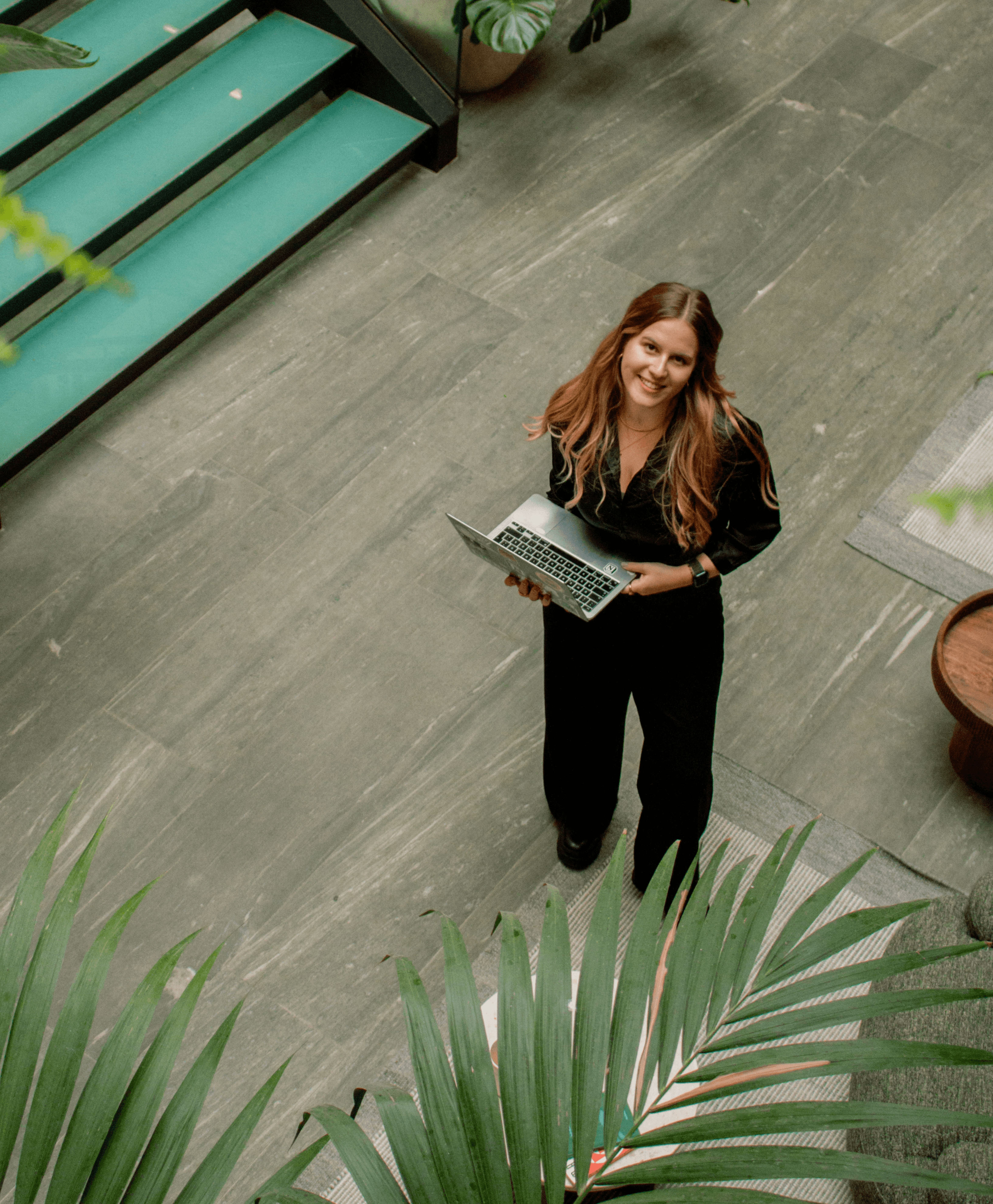 a personal branding and linkedin consultant for marketers and founders + content creator