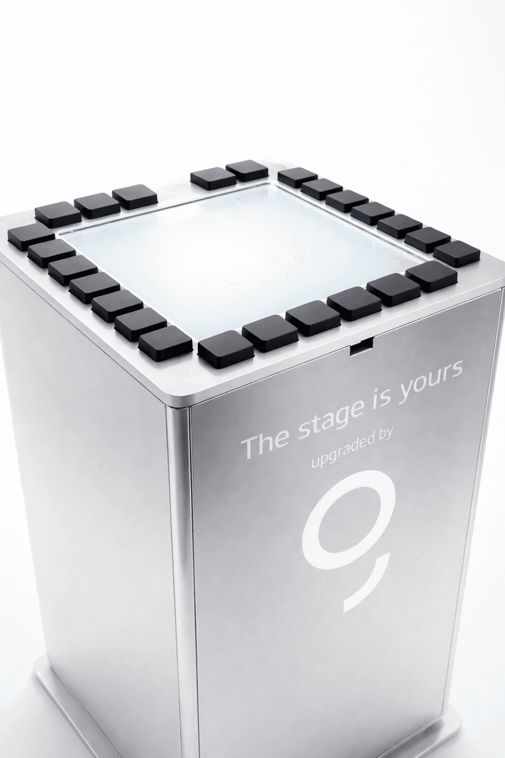 Masă de mixat interactivă George cu elemente tactile pentru creație muzicală