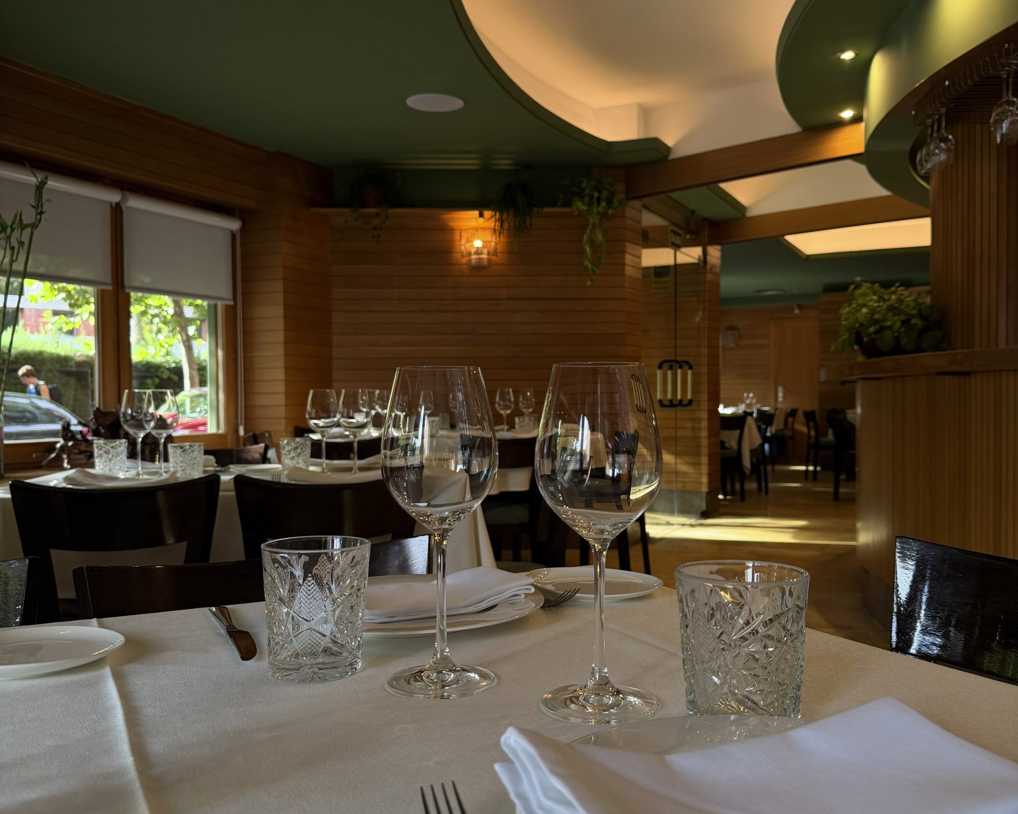 Comedor del restaurante La Savia junto al Auditorio Nacional, Madrid (6)