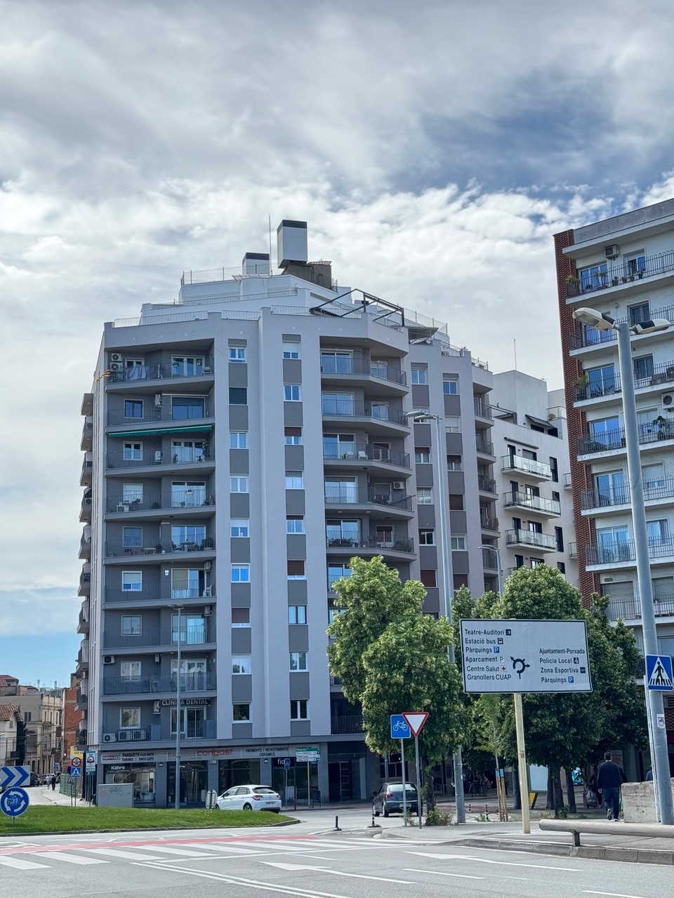 Façana rehabilitada de l'edifici de Roger de flor